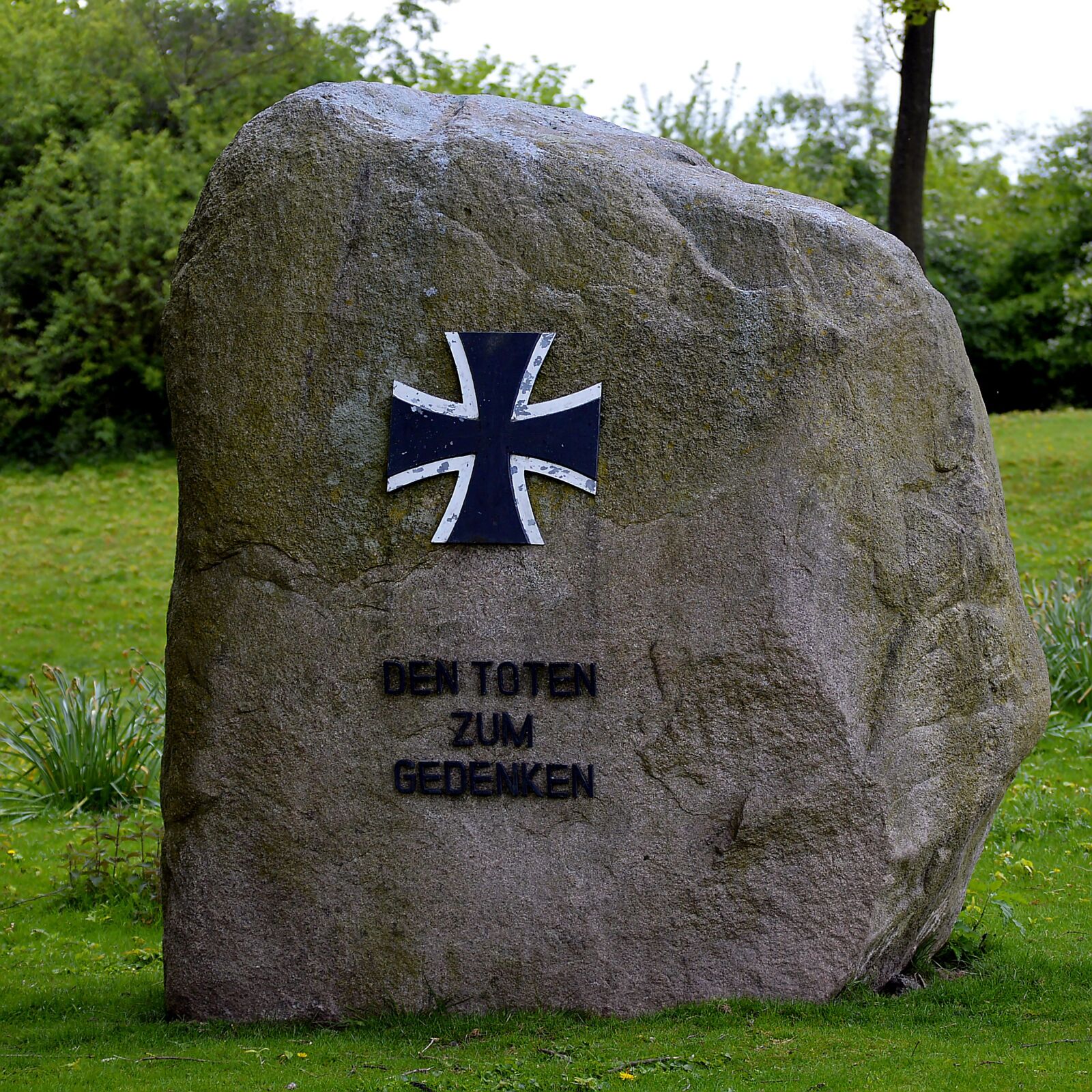 Nikon D3200 sample photo. War victims, stone, commemorate photography