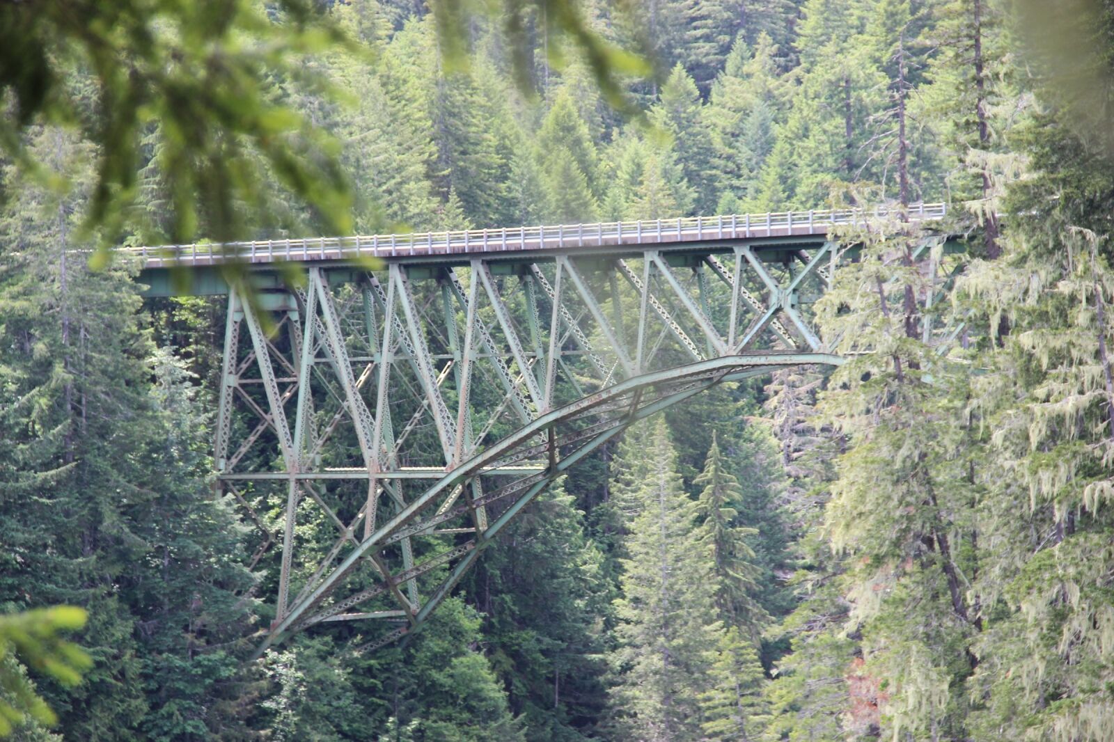 Canon EOS 600D (Rebel EOS T3i / EOS Kiss X5) sample photo. Steel arch bridge, gorge photography