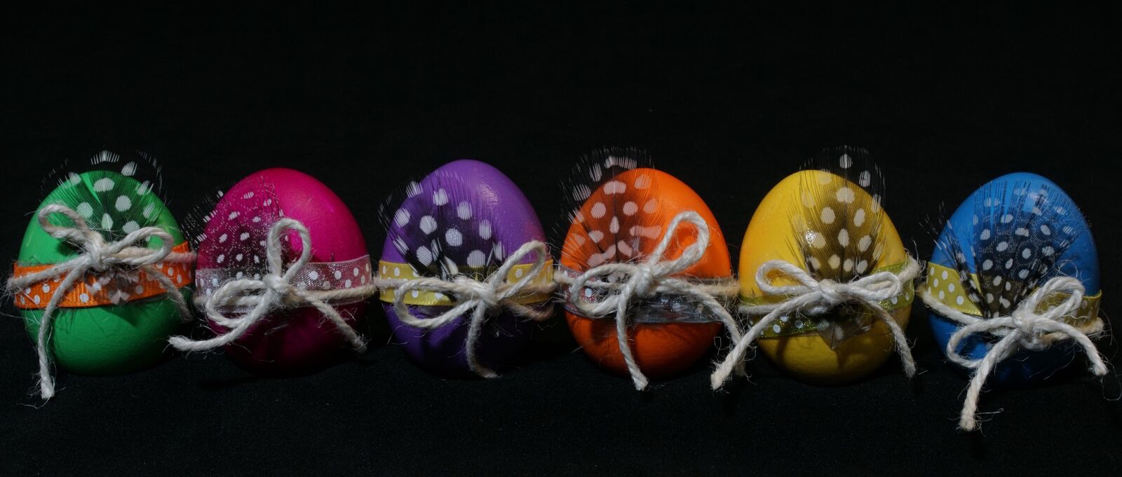 Sony ILCA-77M2 + 35mm F1.4 sample photo. Easter, egg, colorful eggs photography