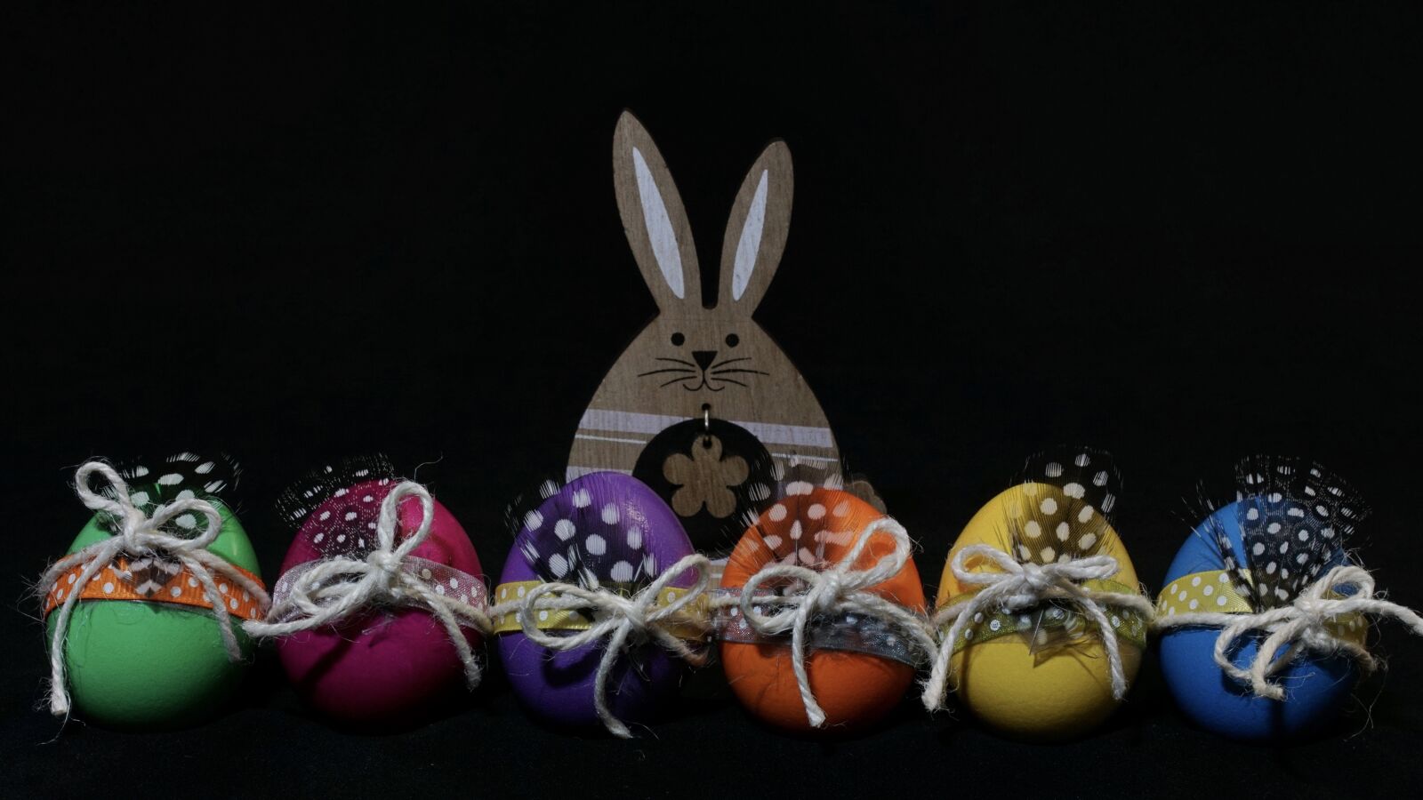 Sony ILCA-77M2 + 35mm F1.4 sample photo. Easter, egg, colorful eggs photography