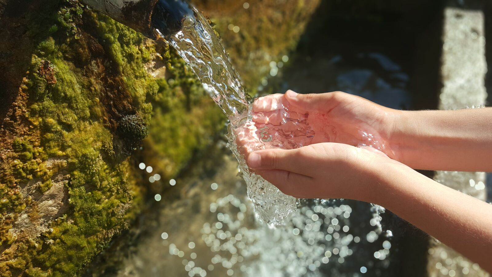 Samsung Galaxy Note5 sample photo. Fountain, hands, wash photography