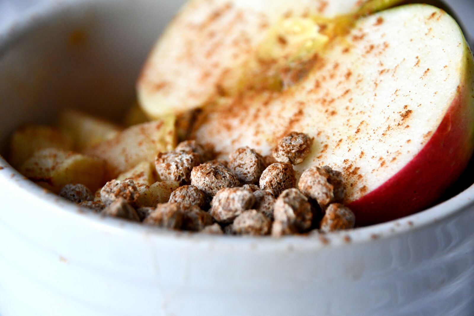 Nikon D7500 sample photo. Pear, cinnamon, the cake photography