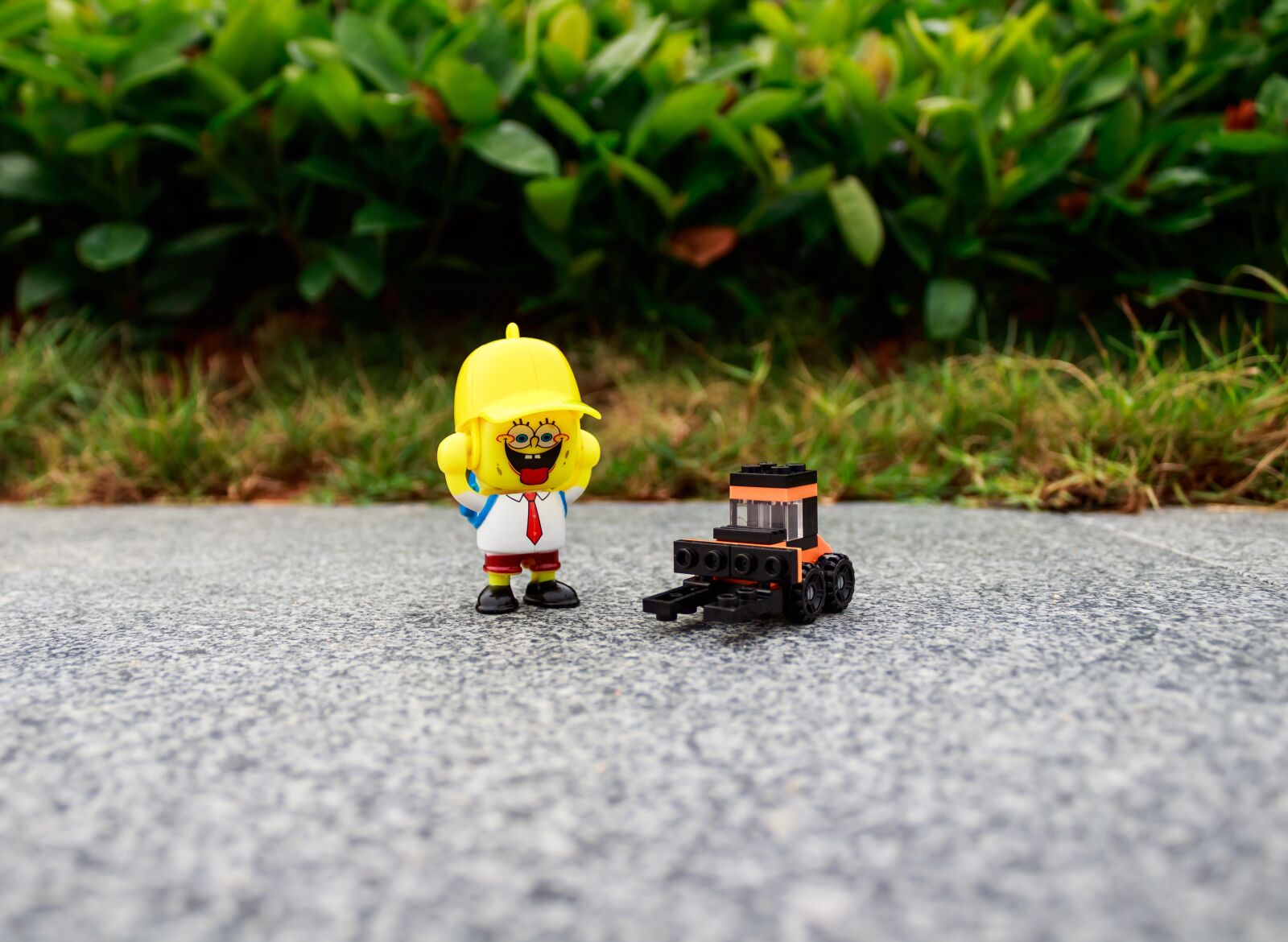 Canon EOS 1300D (EOS Rebel T6 / EOS Kiss X80) sample photo. Toy, plastic toy, lego photography