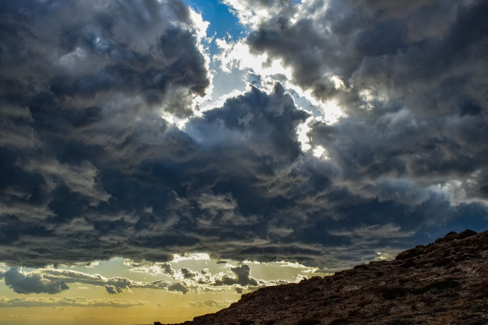 Nikon D3300 sample photo. Sky, clouds, threatening photography