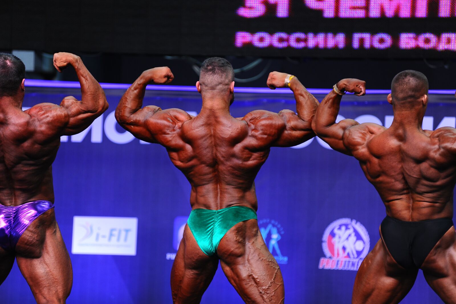 Nikon D3S sample photo. Body-building, gold, bronze photography