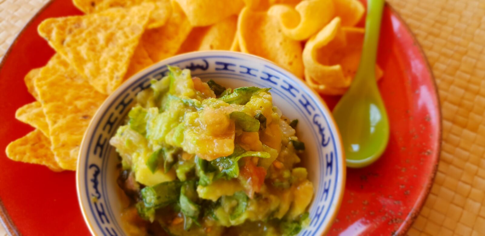 Samsung Galaxy S9 sample photo. Guacamole, avocado, fresh photography