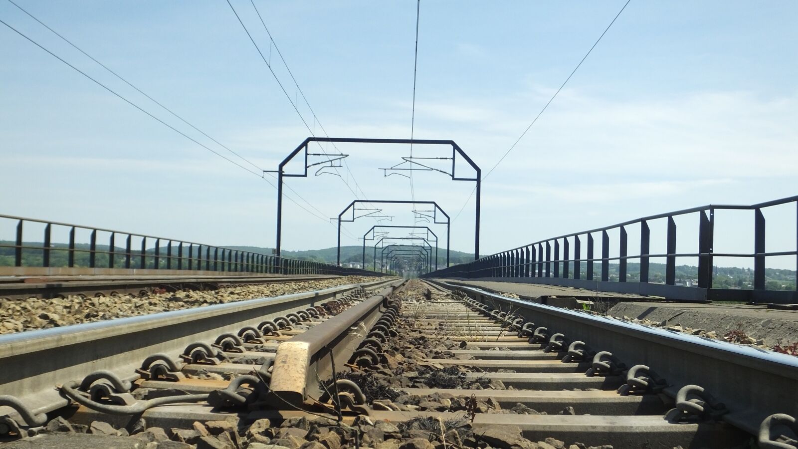 Fujifilm FinePix HS50 EXR sample photo. Railroad tracks, railway bridge photography