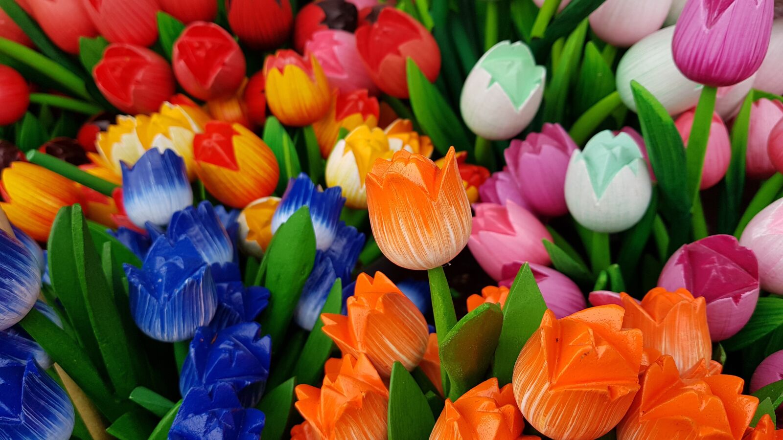 Samsung Galaxy S8+ sample photo. Wooden tulips, artificial flowers photography