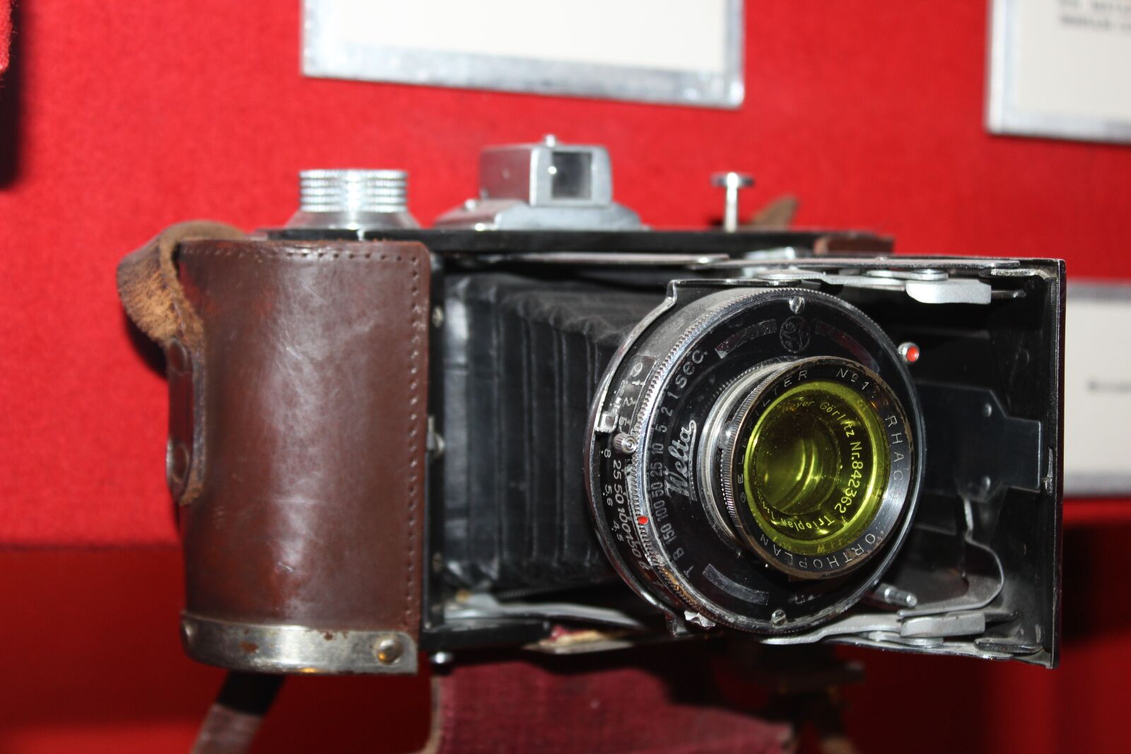 Canon EOS 600D (Rebel EOS T3i / EOS Kiss X5) sample photo. Exhibit, old camera, rarity photography