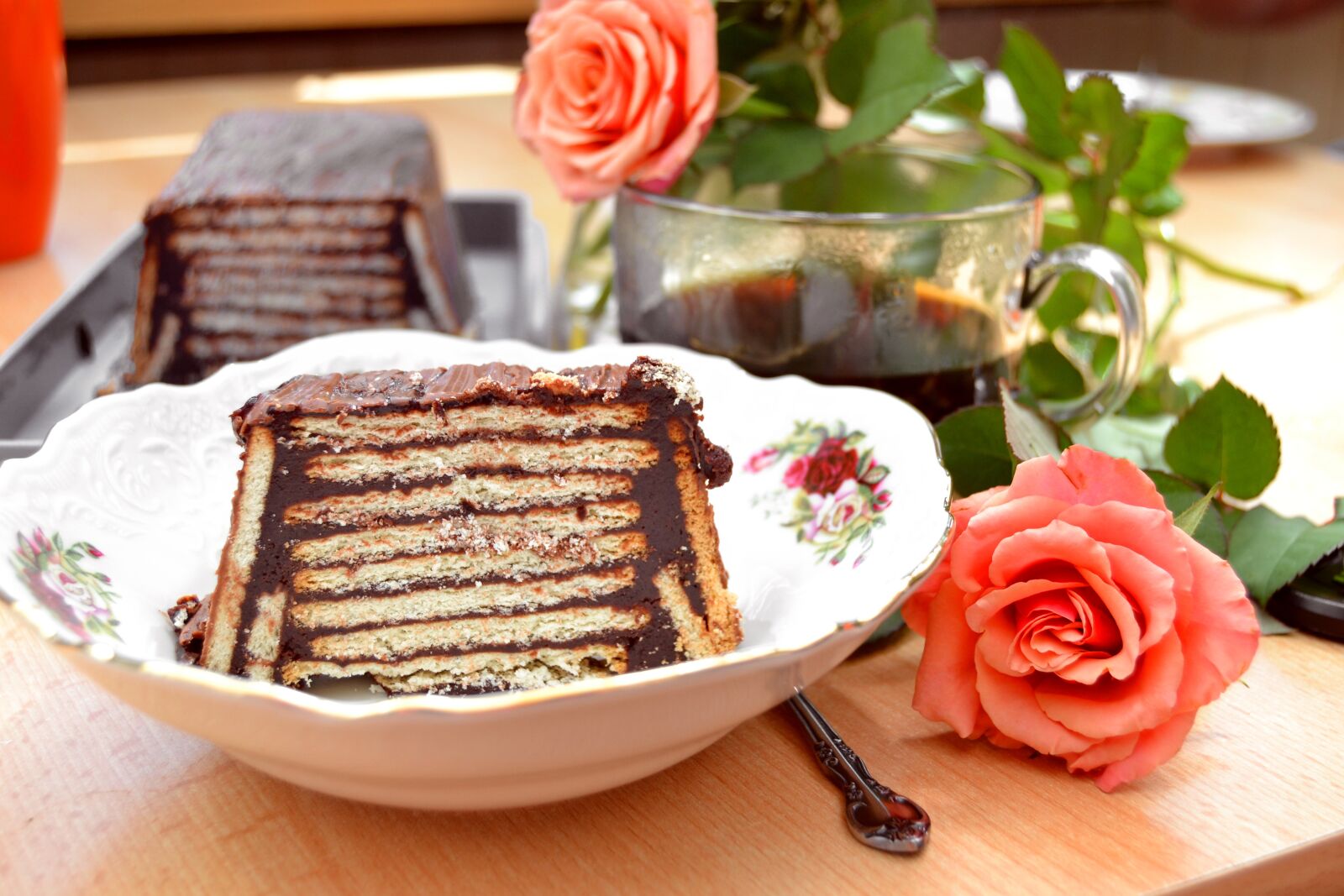 Nikon D3100 sample photo. Roses, cake, dessert photography