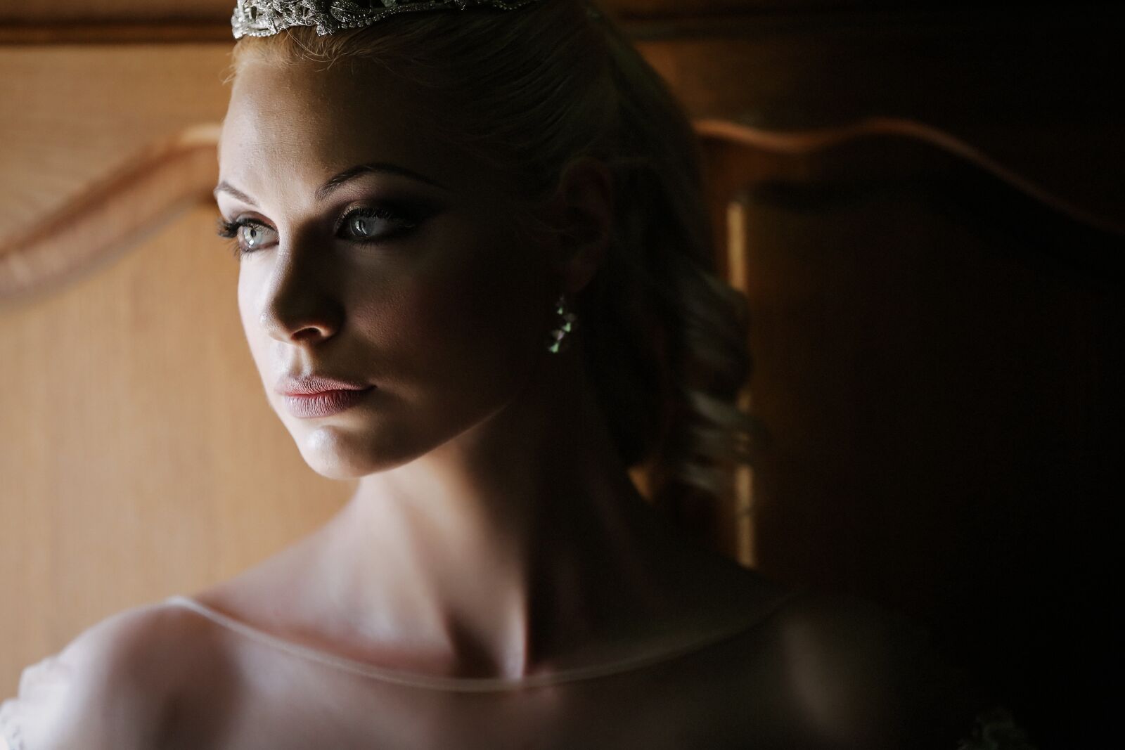 Canon EOS 5D Mark III sample photo. Princess, pretty girl, glamour photography