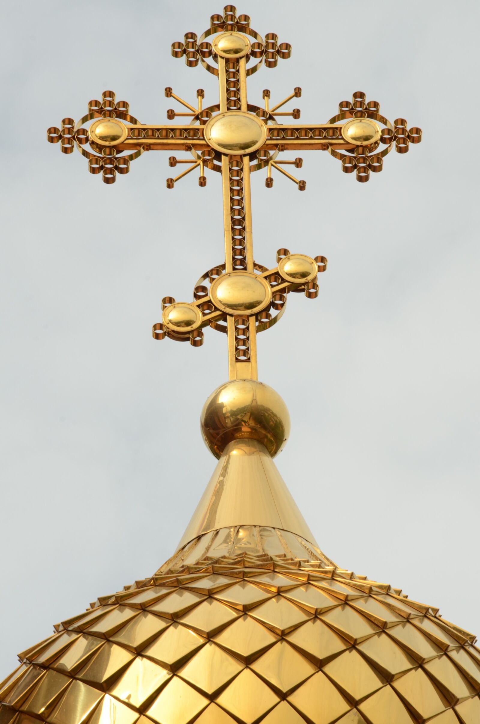 Nikon D7000 sample photo. Cross, gold, gilt photography