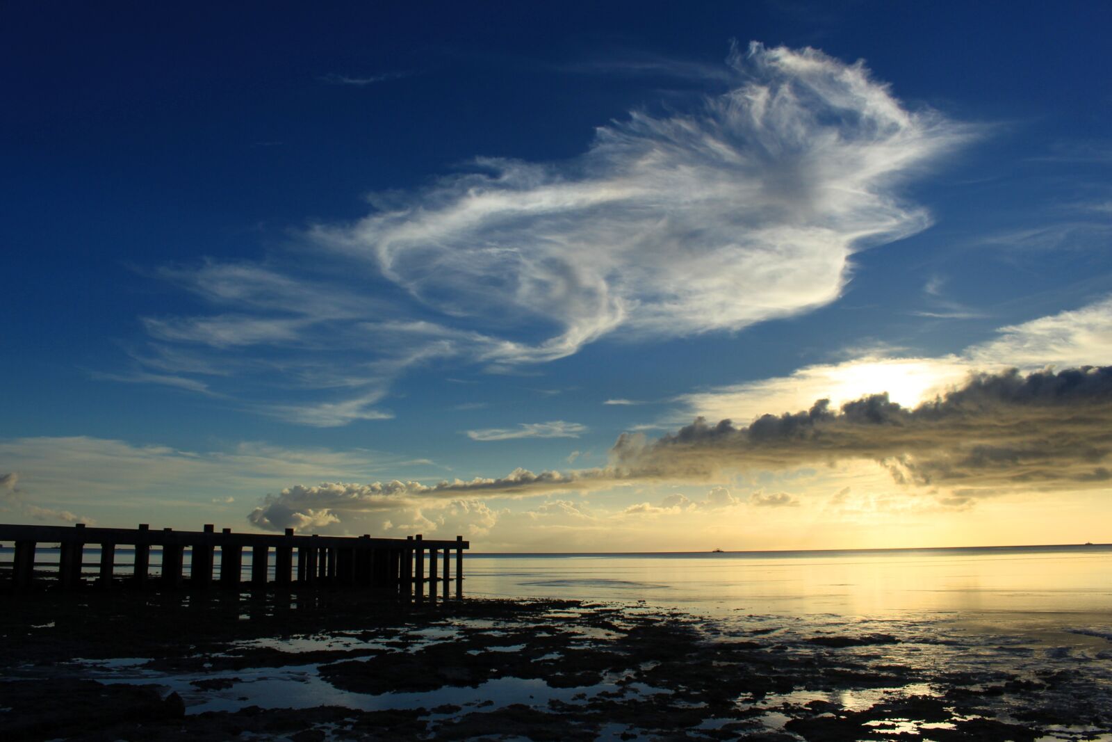Canon EOS 700D (EOS Rebel T5i / EOS Kiss X7i) sample photo. Time afternoon, beach, port photography