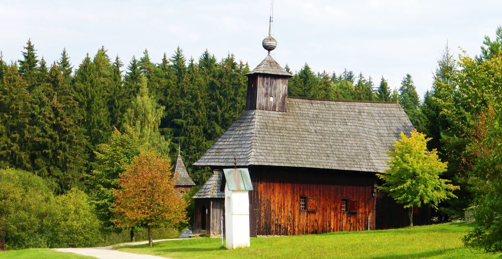 Panasonic Lumix DMC-ZS25 (Lumix DMC-TZ35) sample photo. Architecture, slovakia, church photography