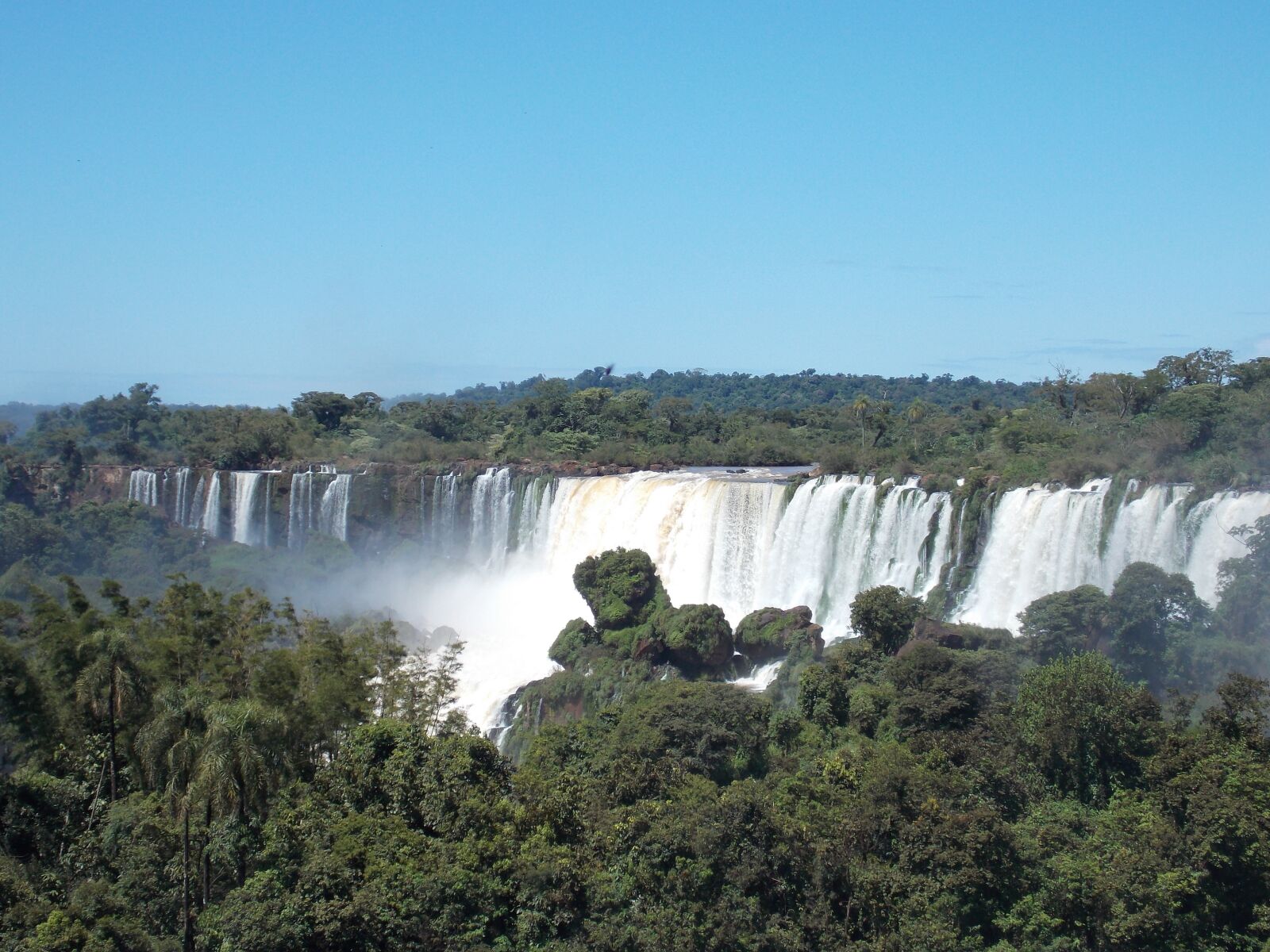 Nikon Coolpix L810 sample photo. Falls, iguazu, water photography