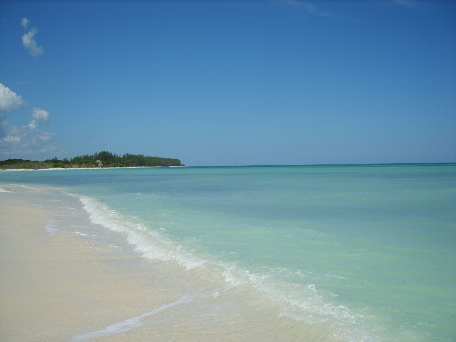 Samsung Digimax S830 / Kenox S830 sample photo. Cuba, sea, caribbean photography