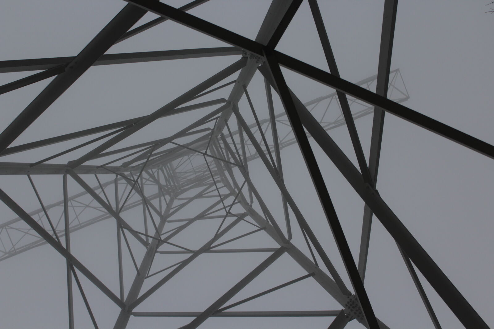 Canon EOS 1200D (EOS Rebel T5 / EOS Kiss X70 / EOS Hi) sample photo. Cross, fog, foggy, steel photography