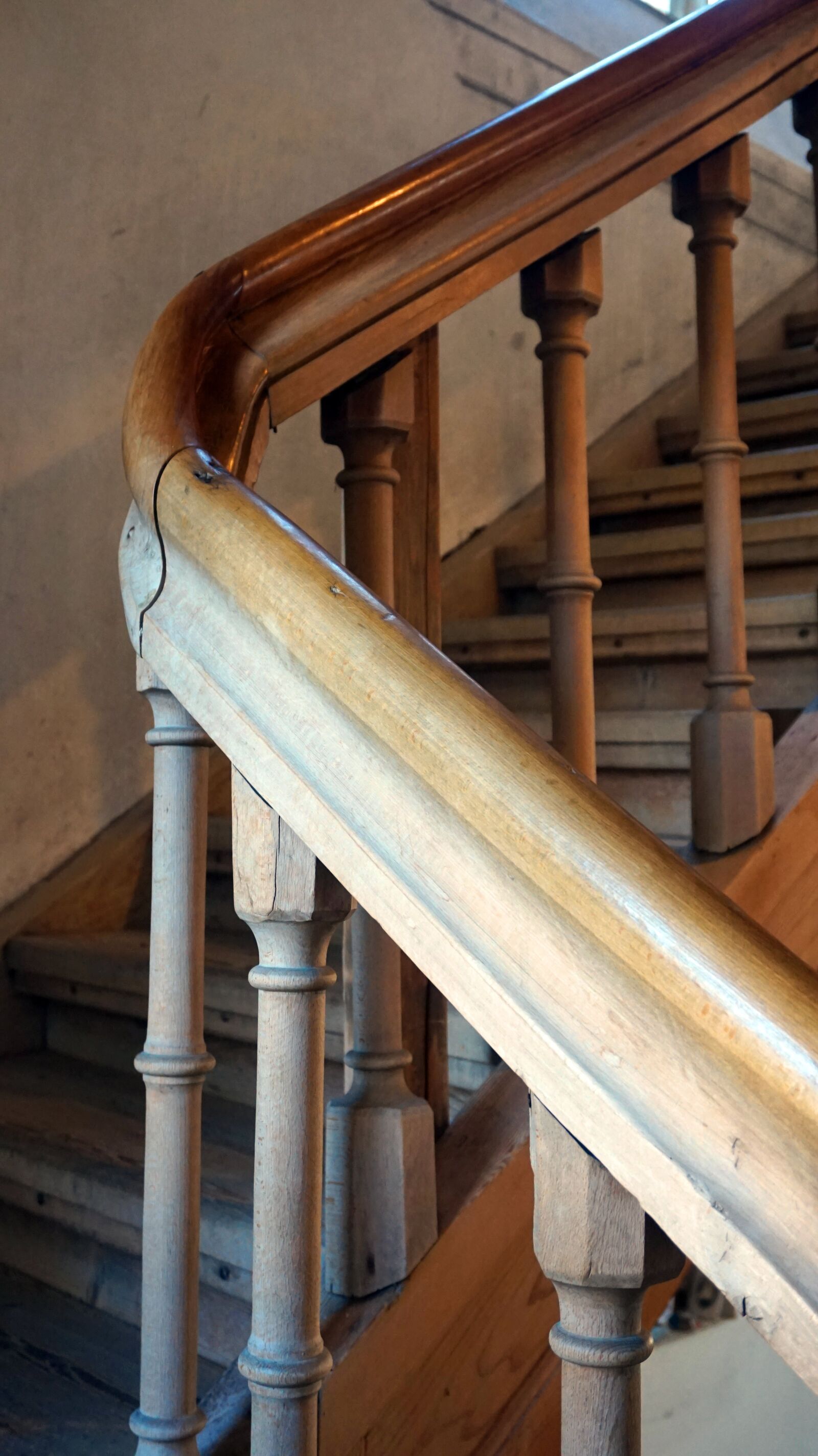 Sony E 16-50mm F3.5-5.6 PZ OSS sample photo. Stairs, old, wood photography