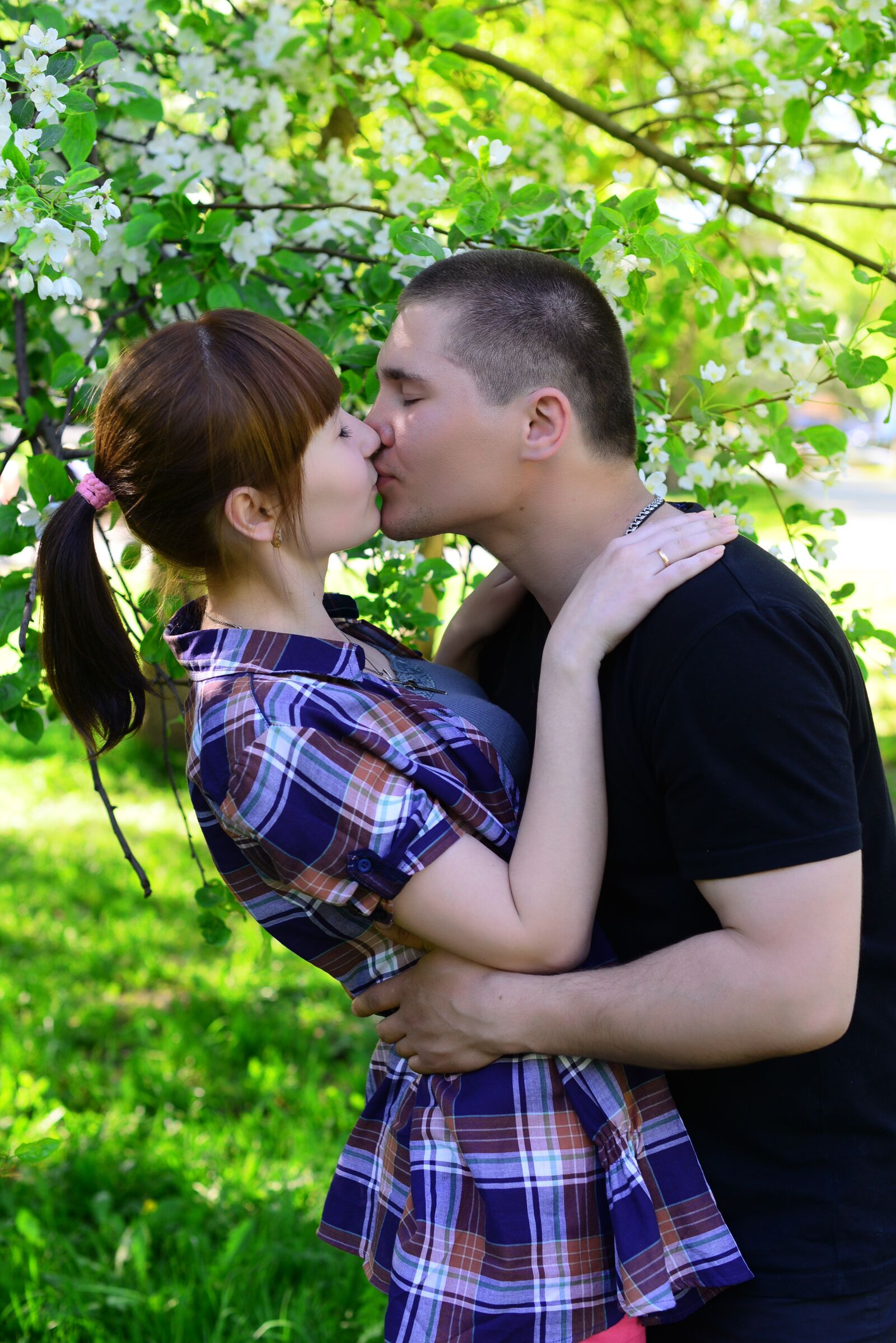 Nikon D800 sample photo. Beautiful couple, summer time photography