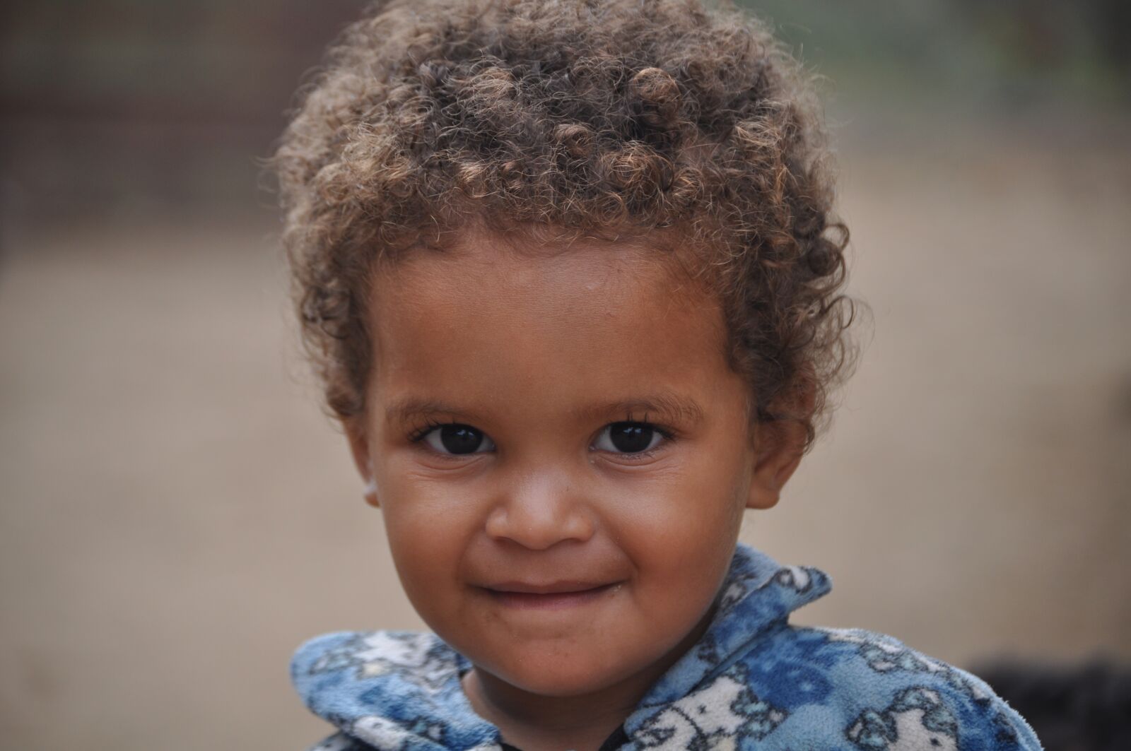 Nikon D90 sample photo. Curly hair, child, portrait photography