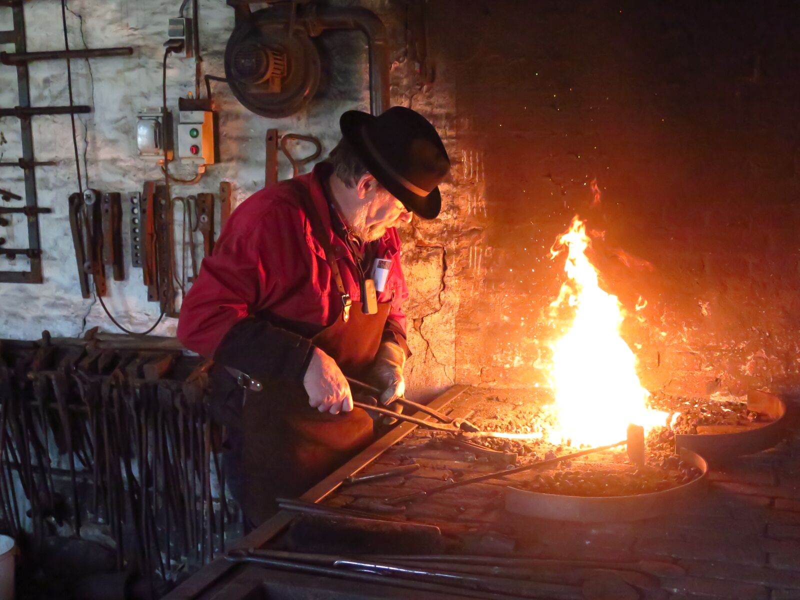 Canon PowerShot G16 sample photo. Blacksmith, museum, smithy photography