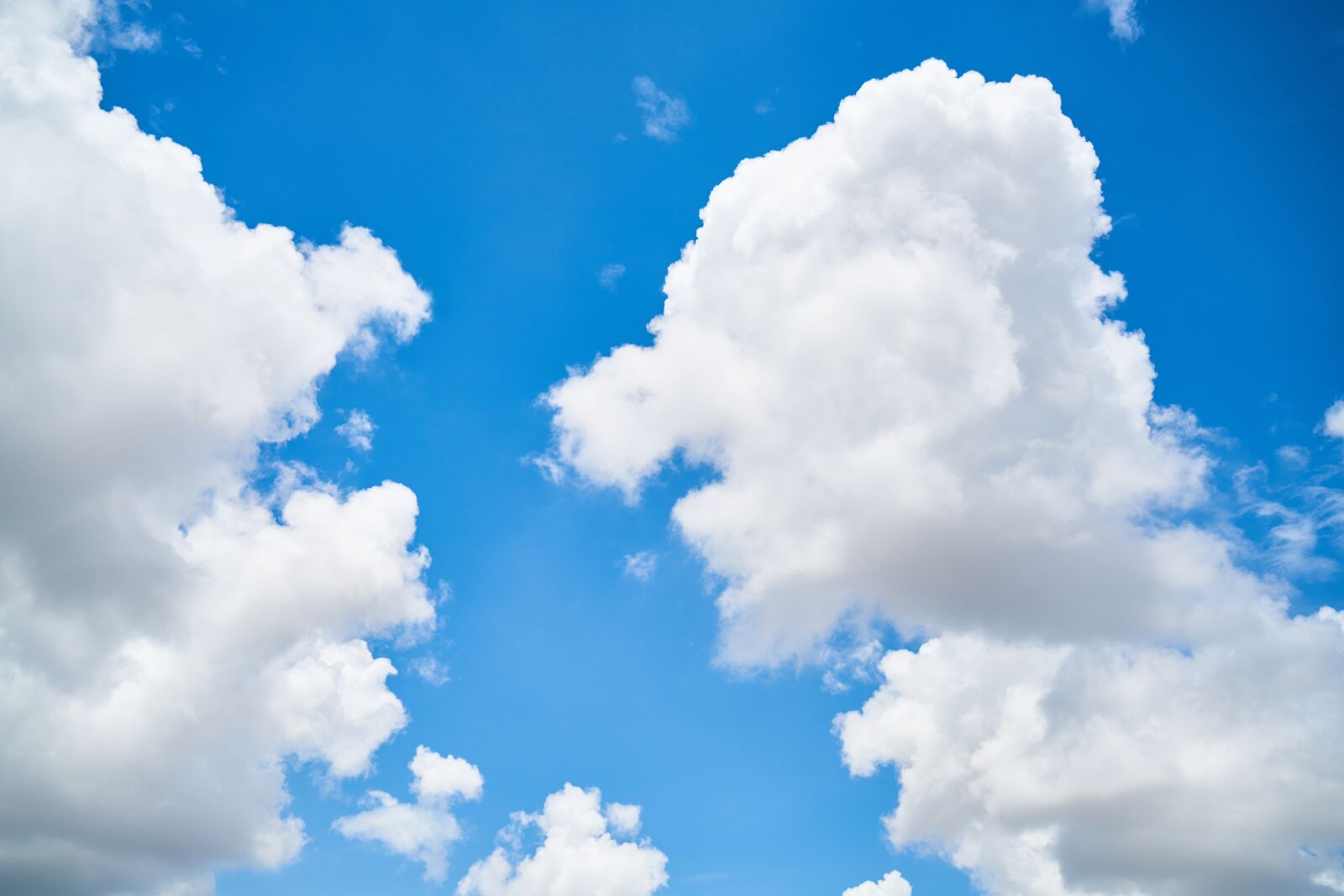 Sony a7R II sample photo. Cloud, blue, sky photography
