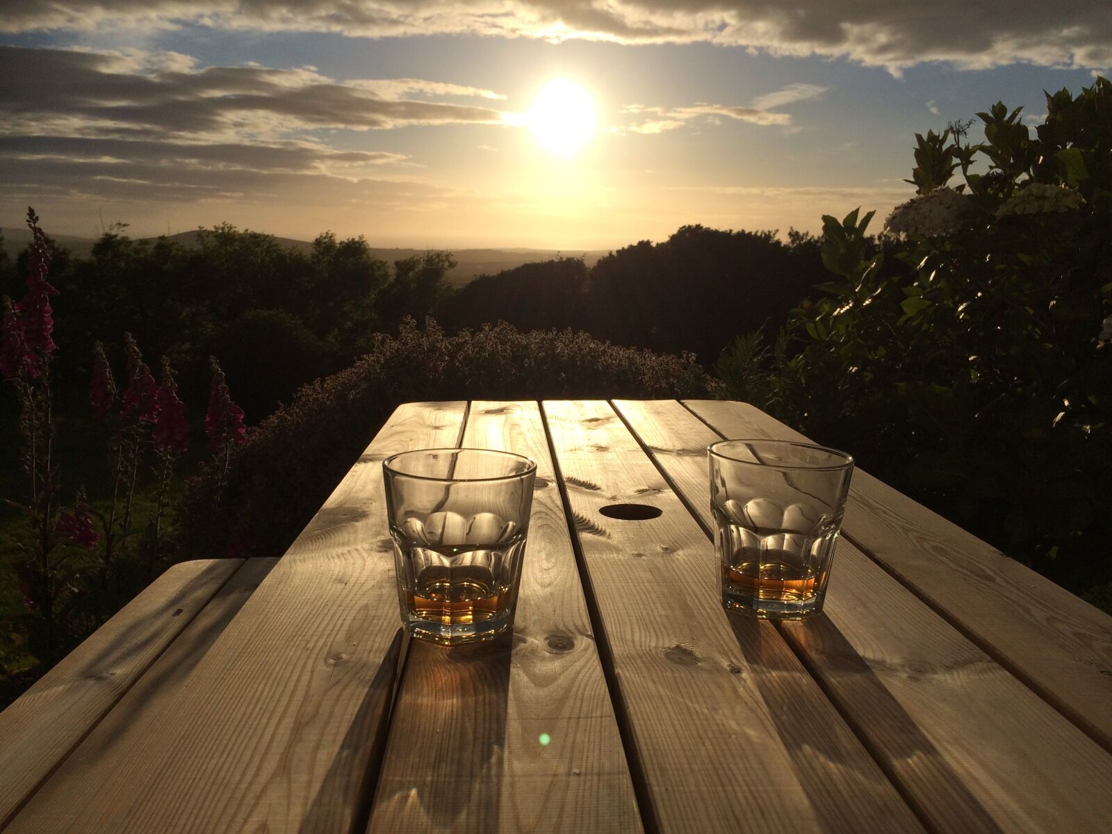 iPhone 5s back camera 4.15mm f/2.2 sample photo. Sunset, sunrise, glass photography