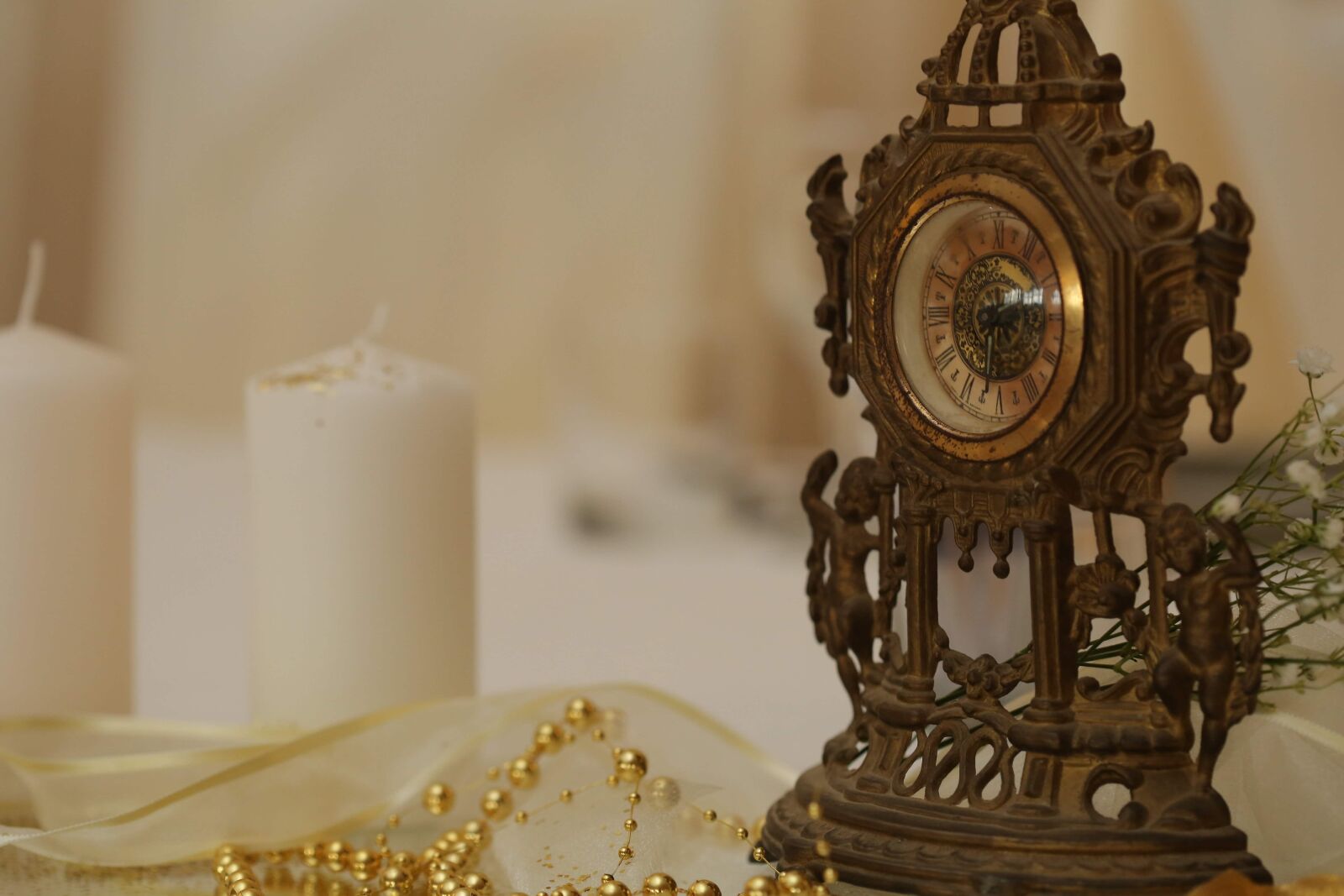 Canon EF 100mm F2.8 Macro USM sample photo. Analog clock, bronze, candles photography
