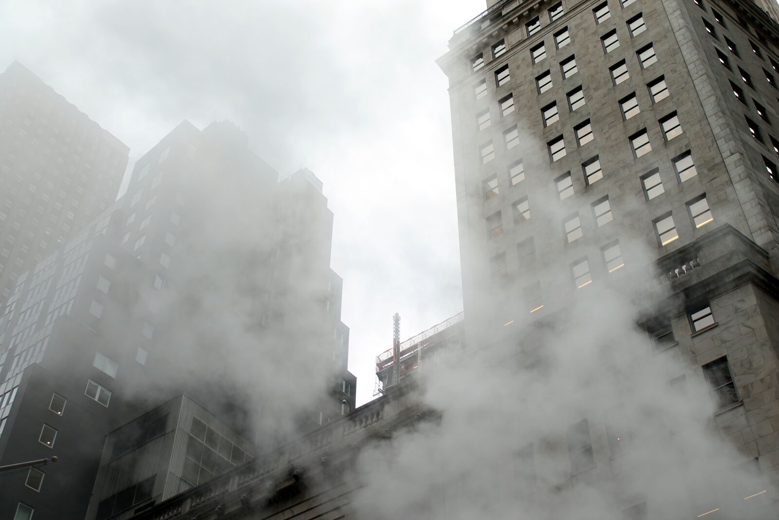 Canon EOS 1100D (EOS Rebel T3 / EOS Kiss X50) sample photo. Smoke, city, new york photography