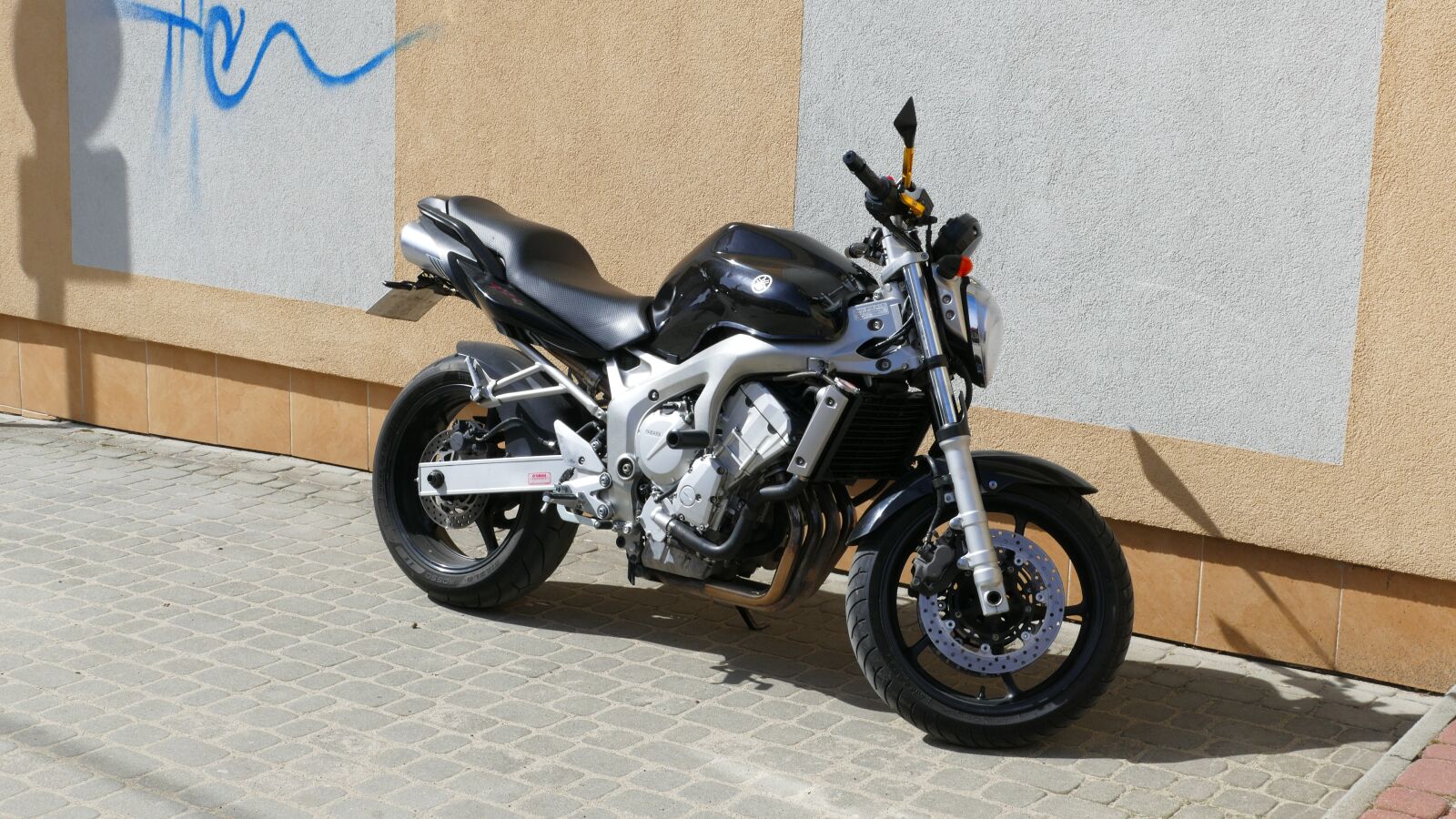 Panasonic Lumix DMC-FZ1000 sample photo. Motorcycle, yamaha, motor photography