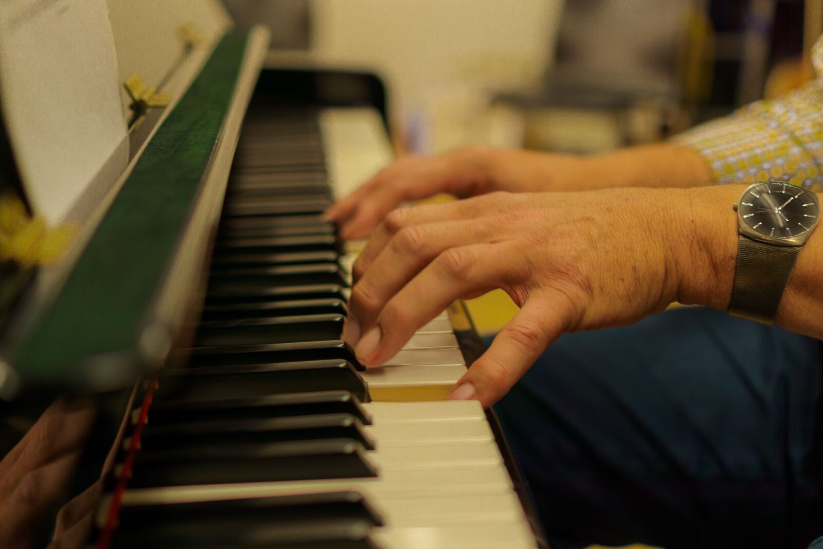 Sony a6000 + Sony E 35mm F1.8 OSS sample photo. Piano, instrument, hands photography