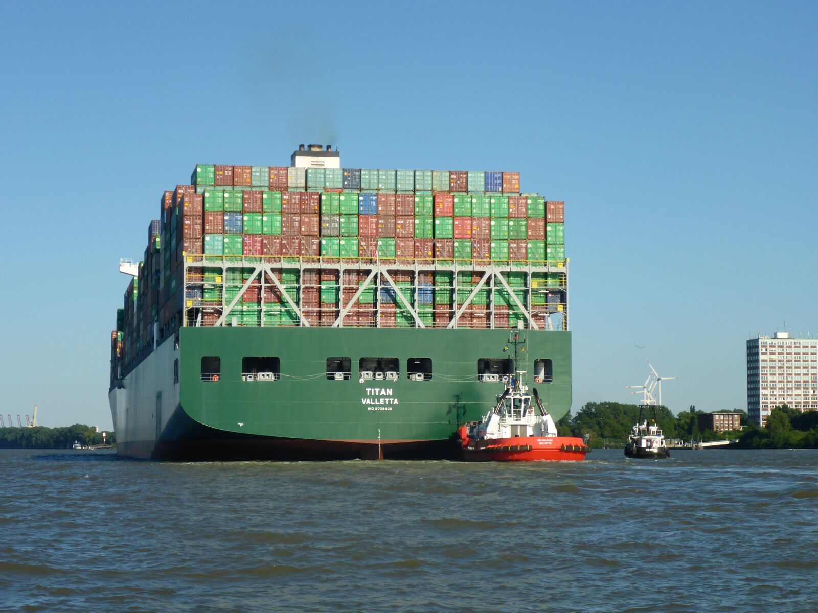 Panasonic Lumix DMC-TS5 (Lumix DMC-FT5) sample photo. Container, container ship, transport photography