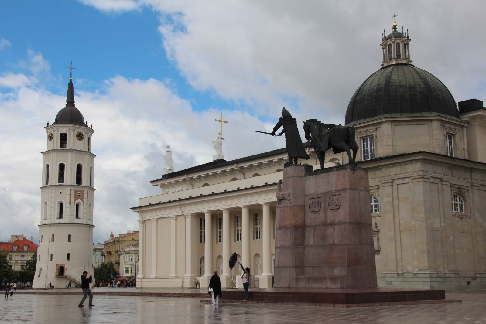 Canon EOS 600D (Rebel EOS T3i / EOS Kiss X5) sample photo. Lithuania, vilnius, st catherine's photography
