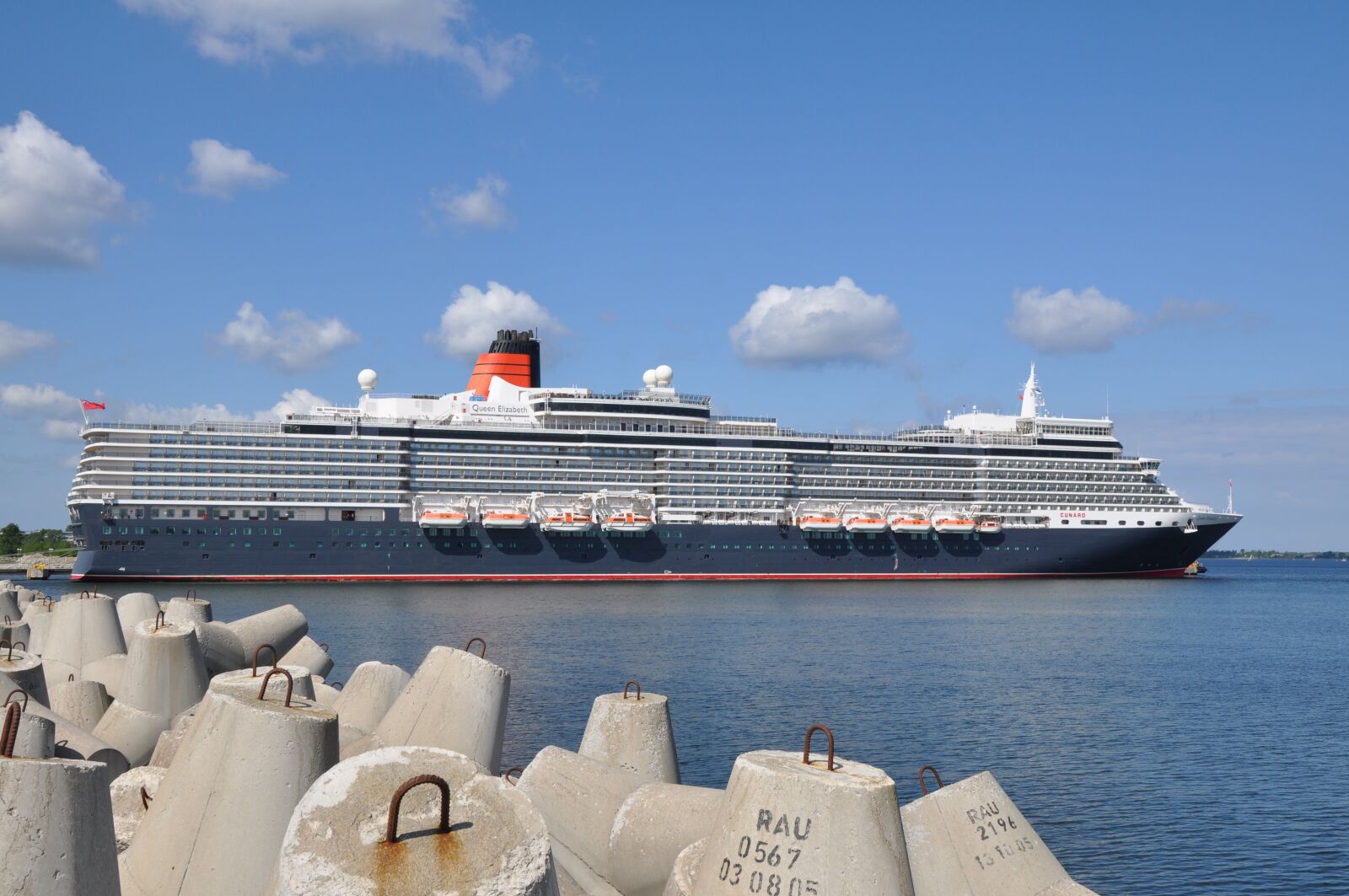 Nikon D90 sample photo. Queen mary 2, cruise, mediterranean photography