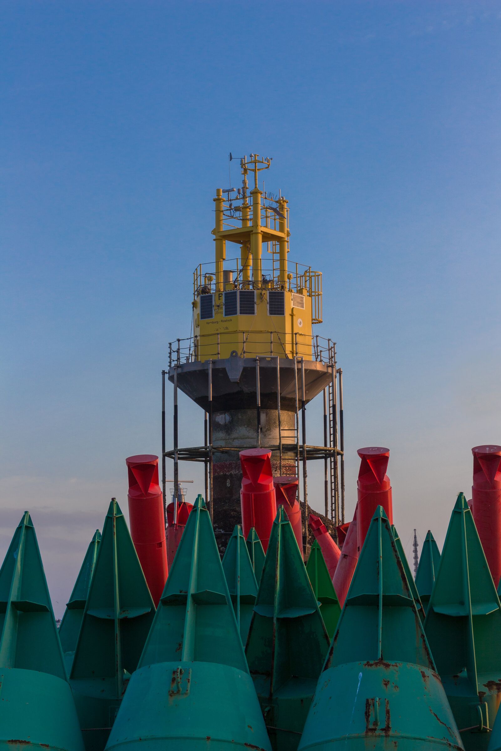 Canon EOS 700D (EOS Rebel T5i / EOS Kiss X7i) sample photo. Industry, boje, daymark photography