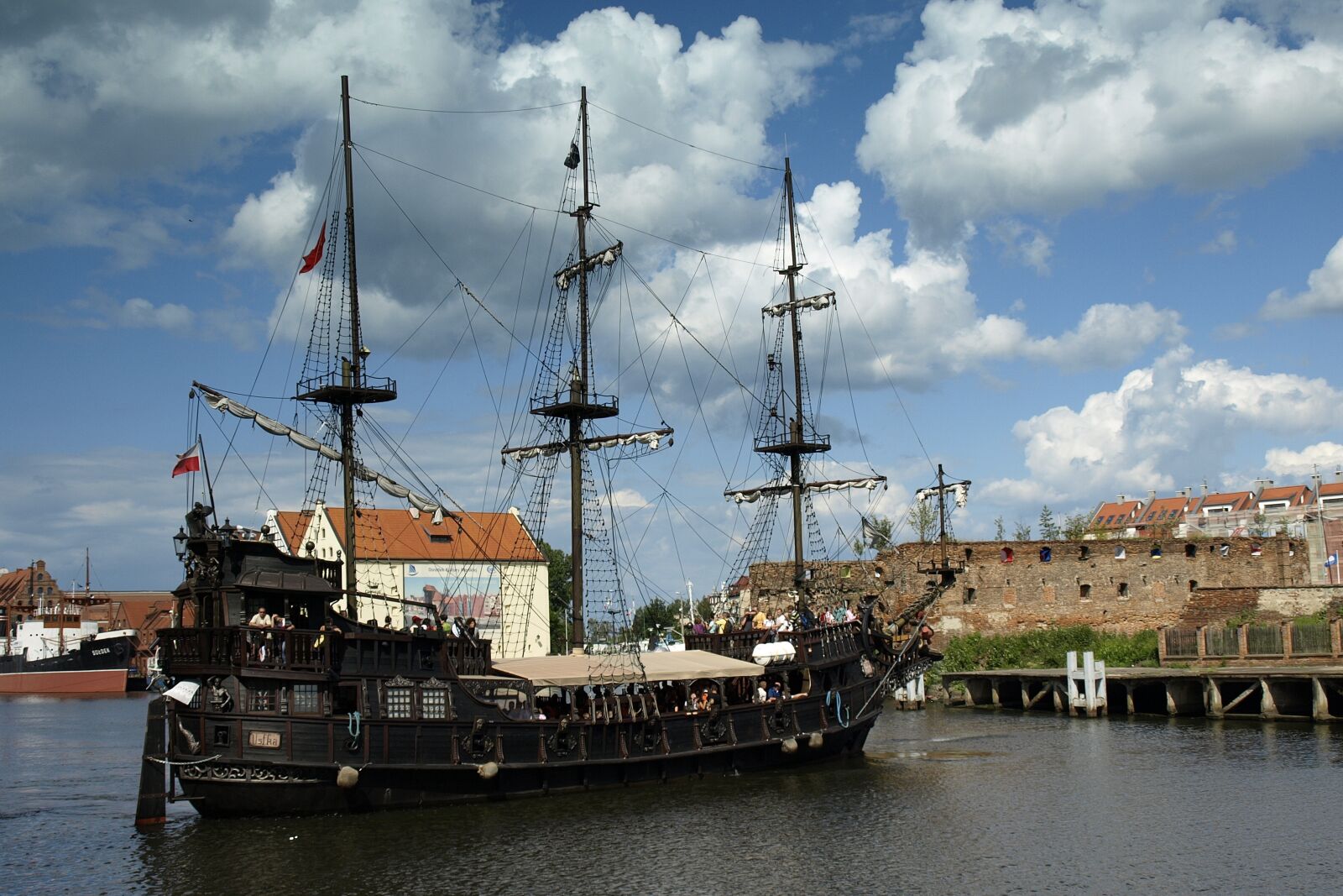 Olympus E-510 (EVOLT E-510) sample photo. Gda sk, the ship photography