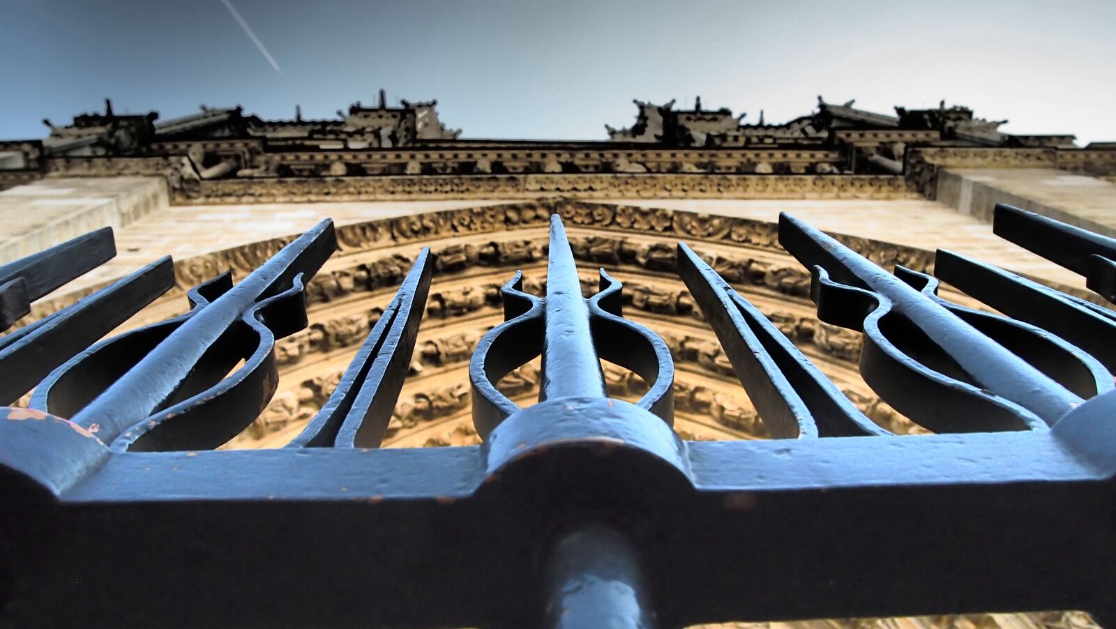Olympus PEN E-PL3 sample photo. Paris, notre dame, church photography