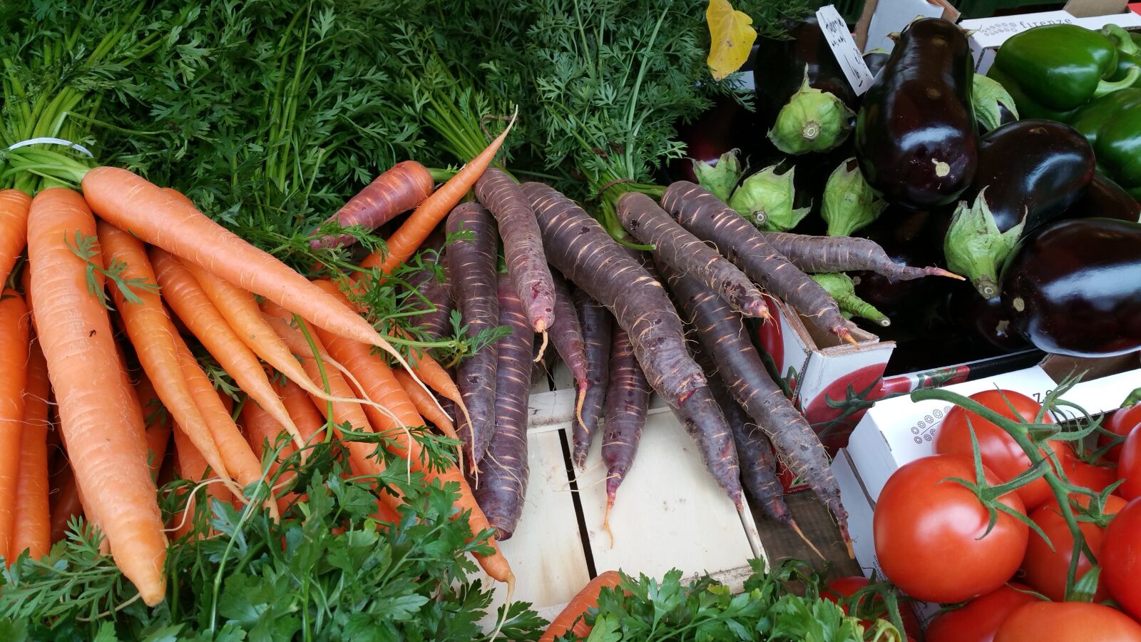 Samsung Galaxy Note4 sample photo. Farmers local market, market photography