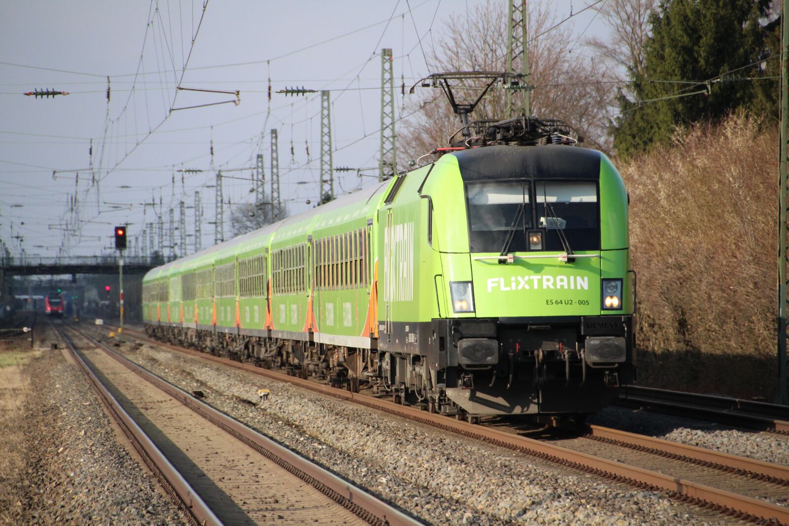 Canon EOS 1300D (EOS Rebel T6 / EOS Kiss X80) sample photo. Train, railway, railway line photography