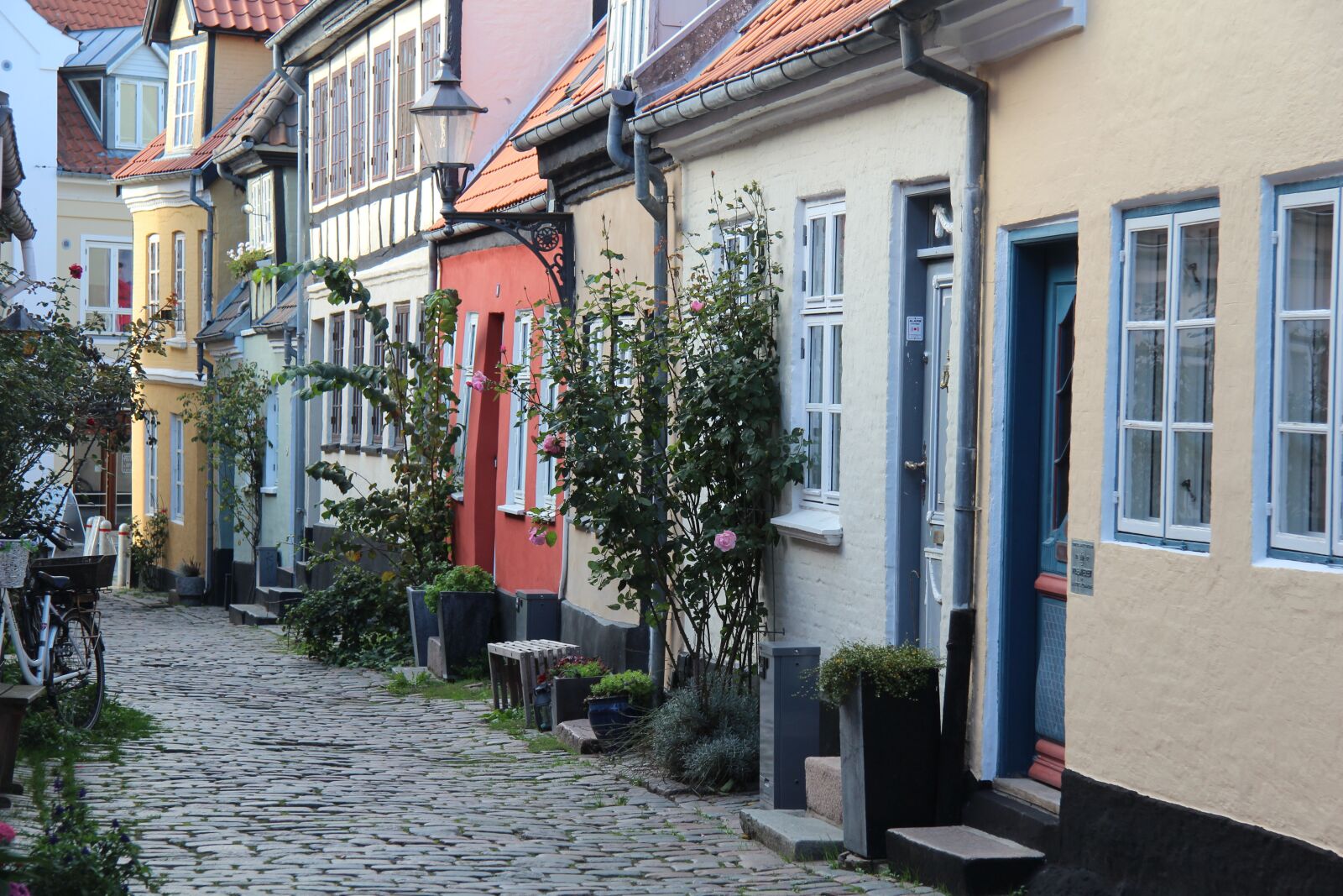 Canon EF-S 17-85mm F4-5.6 IS USM sample photo. Aalborg, denmark, alley photography