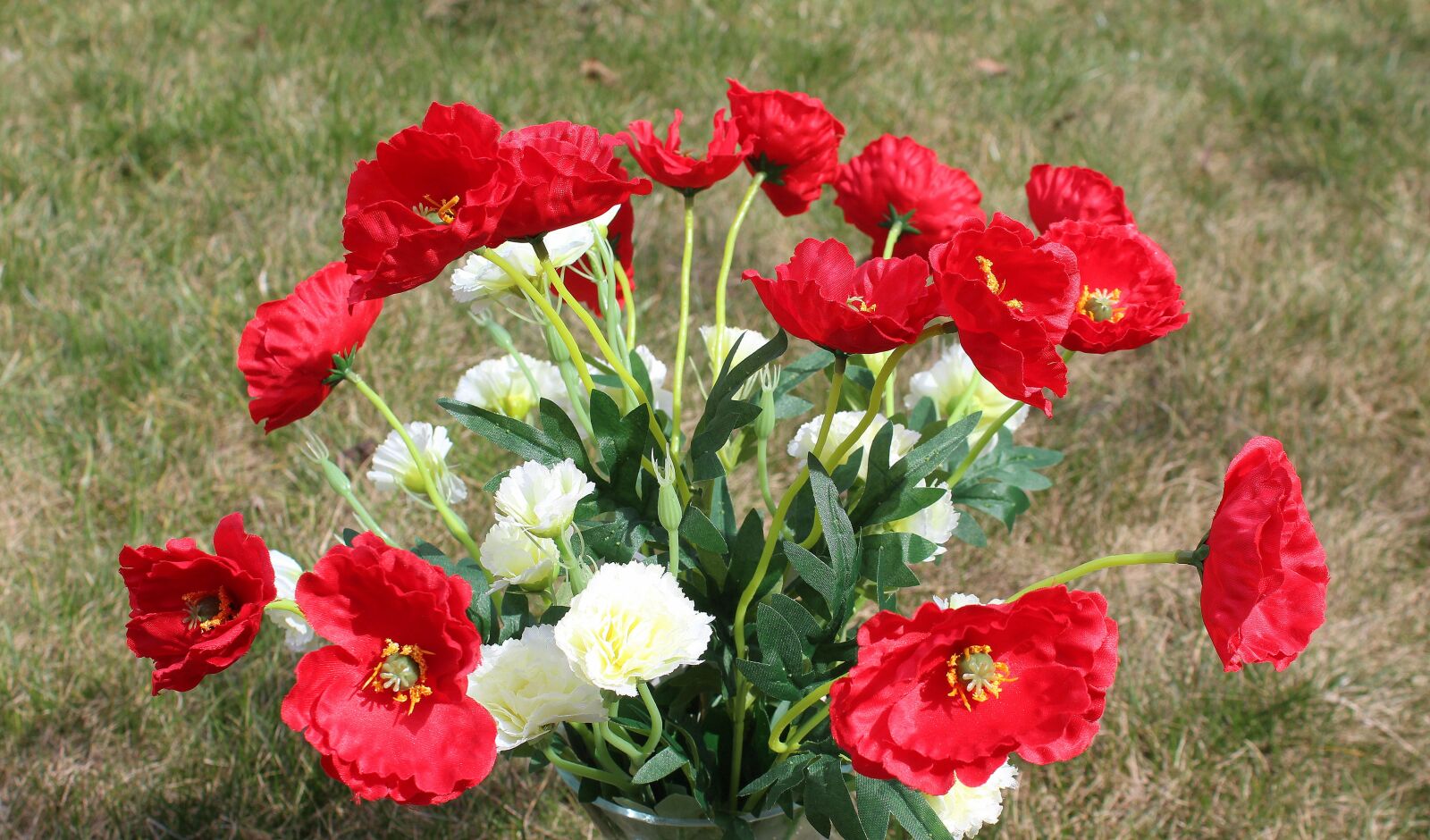 Canon EOS 1200D (EOS Rebel T5 / EOS Kiss X70 / EOS Hi) sample photo. Bouquet, flowers, artificial photography