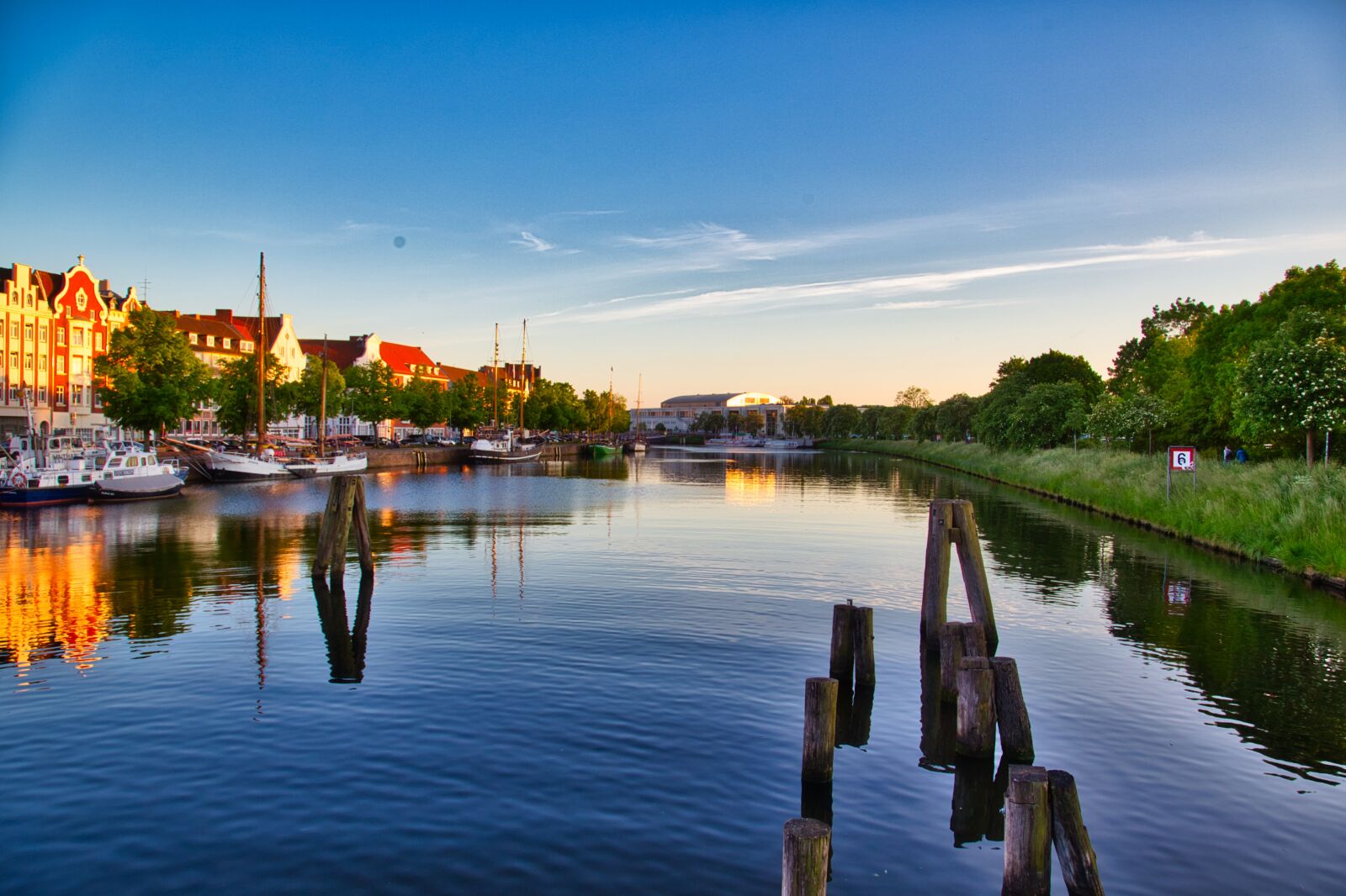 Canon EOS 6D + Canon EF 24-105mm F4L IS USM sample photo. Lübeck, panorama, trave photography
