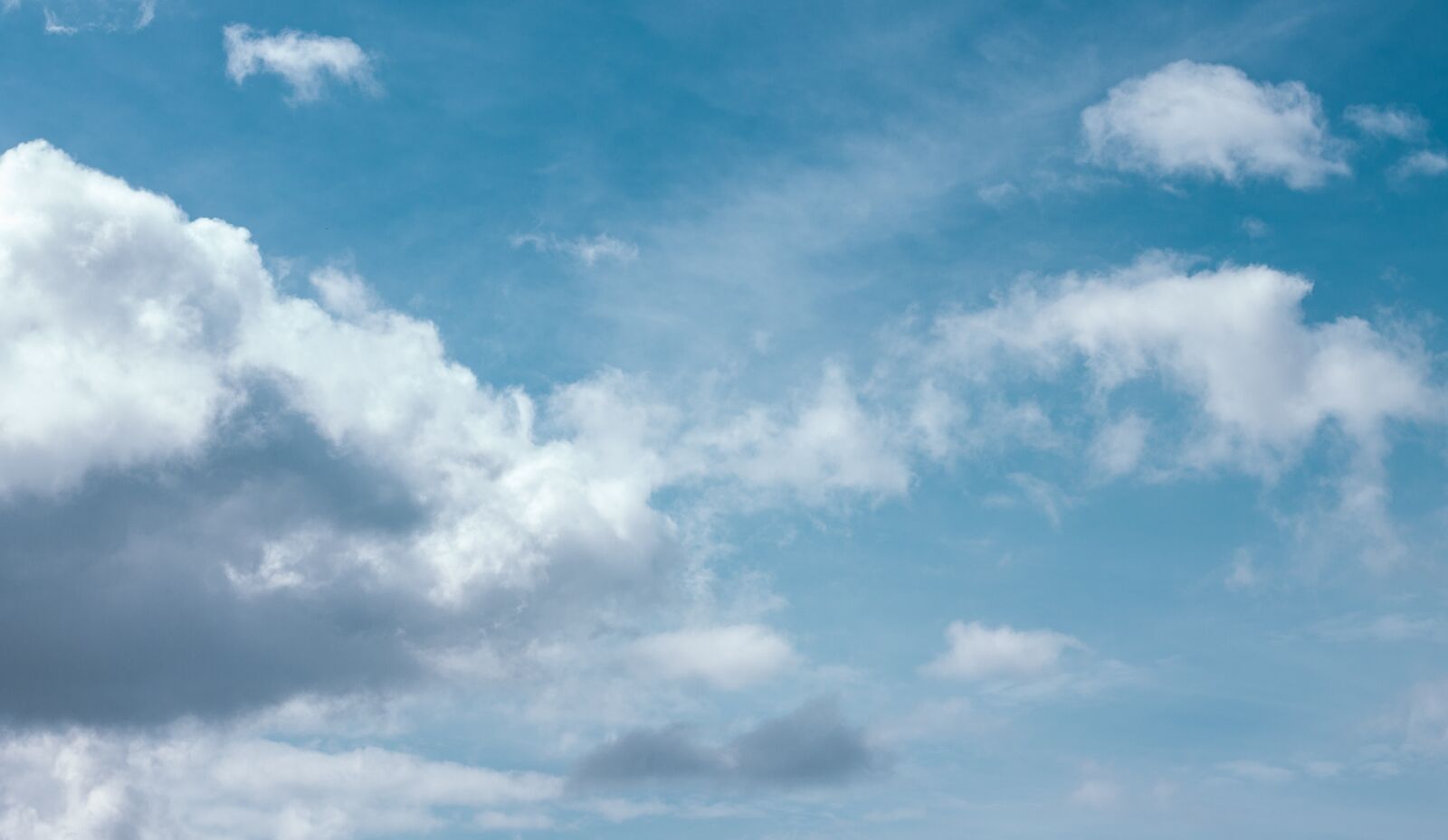 Canon EOS 1100D (EOS Rebel T3 / EOS Kiss X50) sample photo. Clouds, blue, music photography