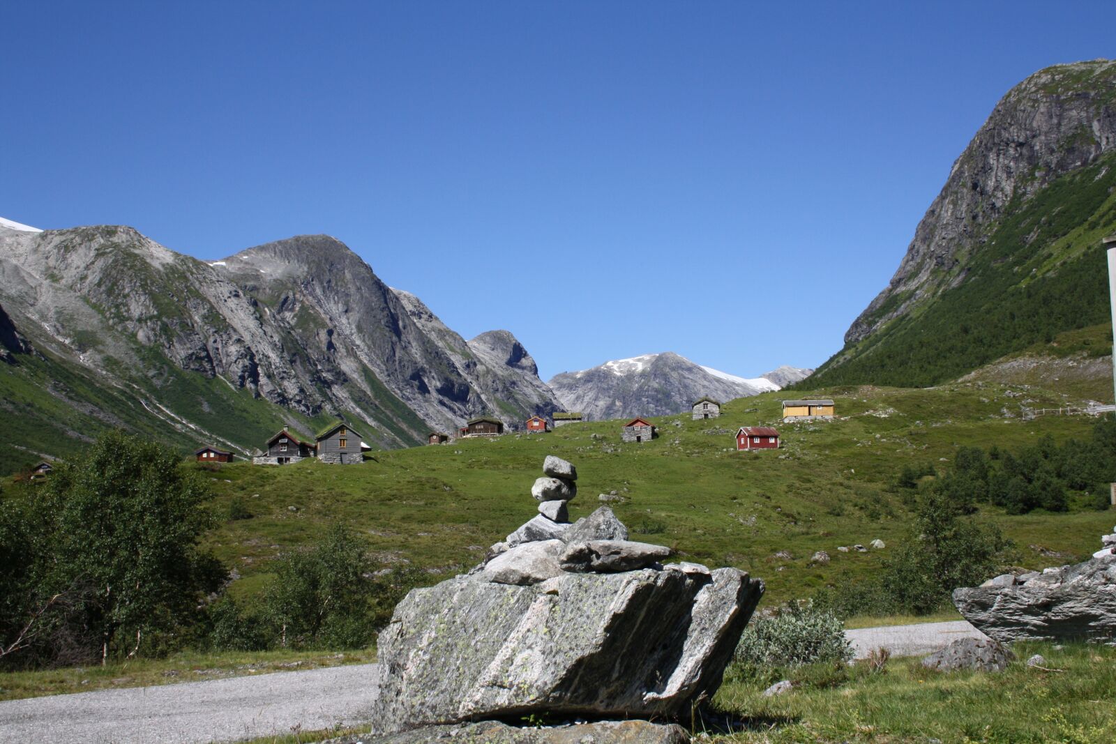 Canon EOS 1000D (EOS Digital Rebel XS / EOS Kiss F) sample photo. Mountains, outdoor, scenic photography