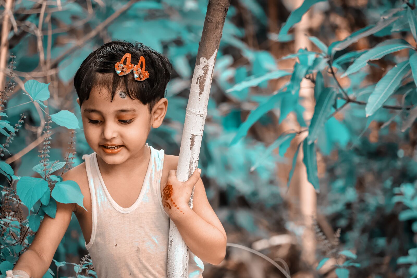 Canon EOS 77D (EOS 9000D / EOS 770D) sample photo. Child, smile, natural photography