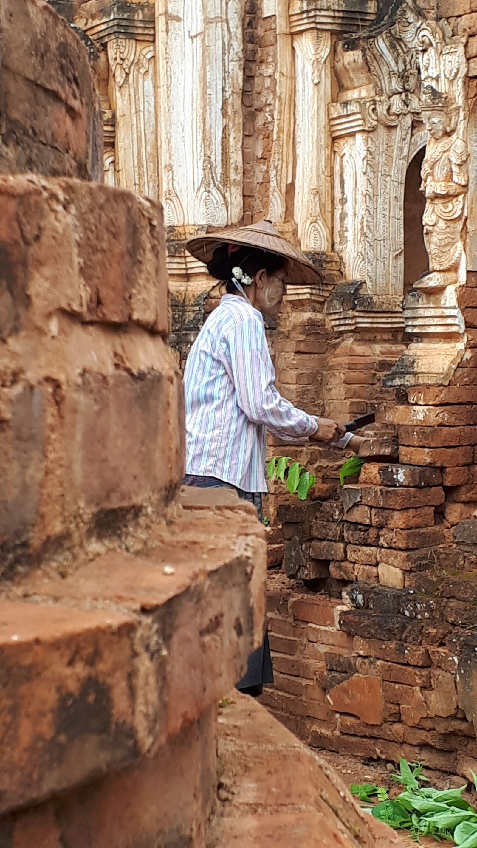 Samsung Galaxy A5(2017) sample photo. Burma, woman, asia photography