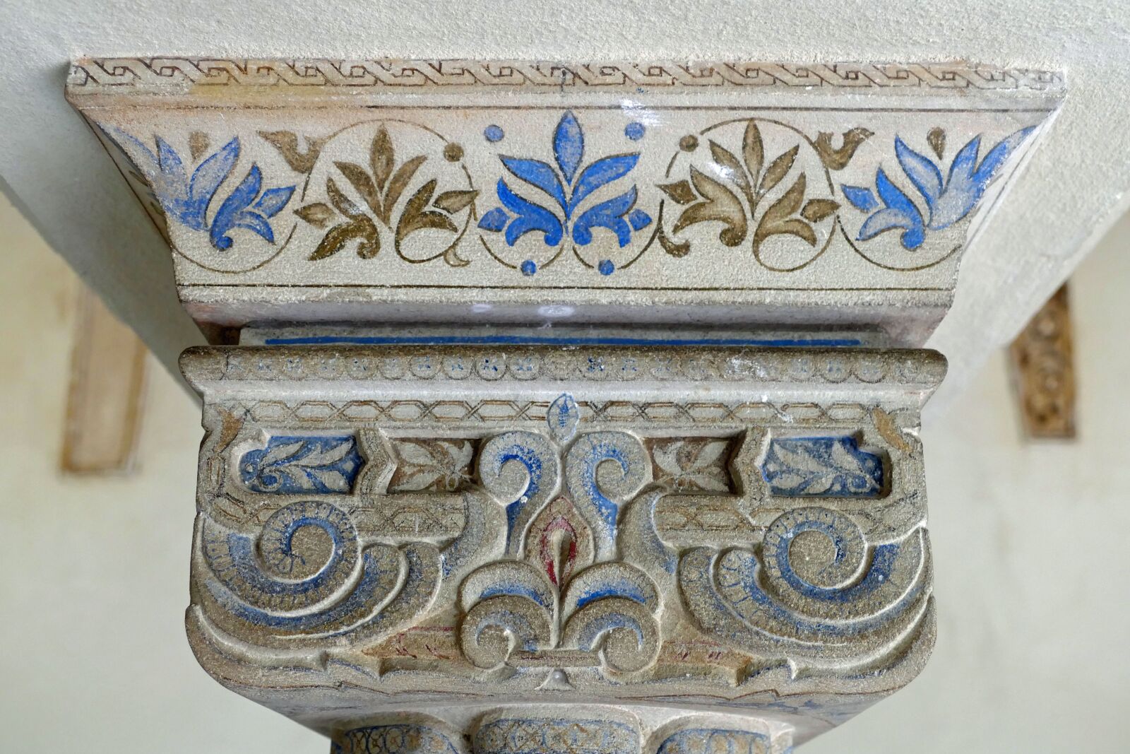 Panasonic Lumix DMC-FZ1000 sample photo. Pillar, column, decoration photography