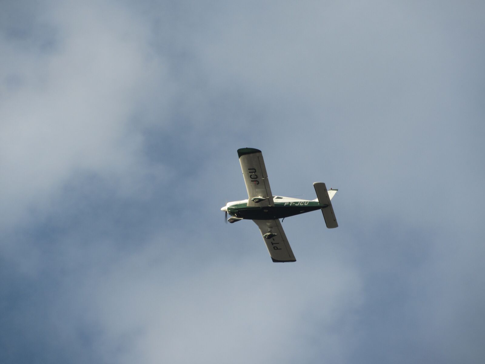 Canon PowerShot SX530 HS sample photo. Plane, sky, small photography