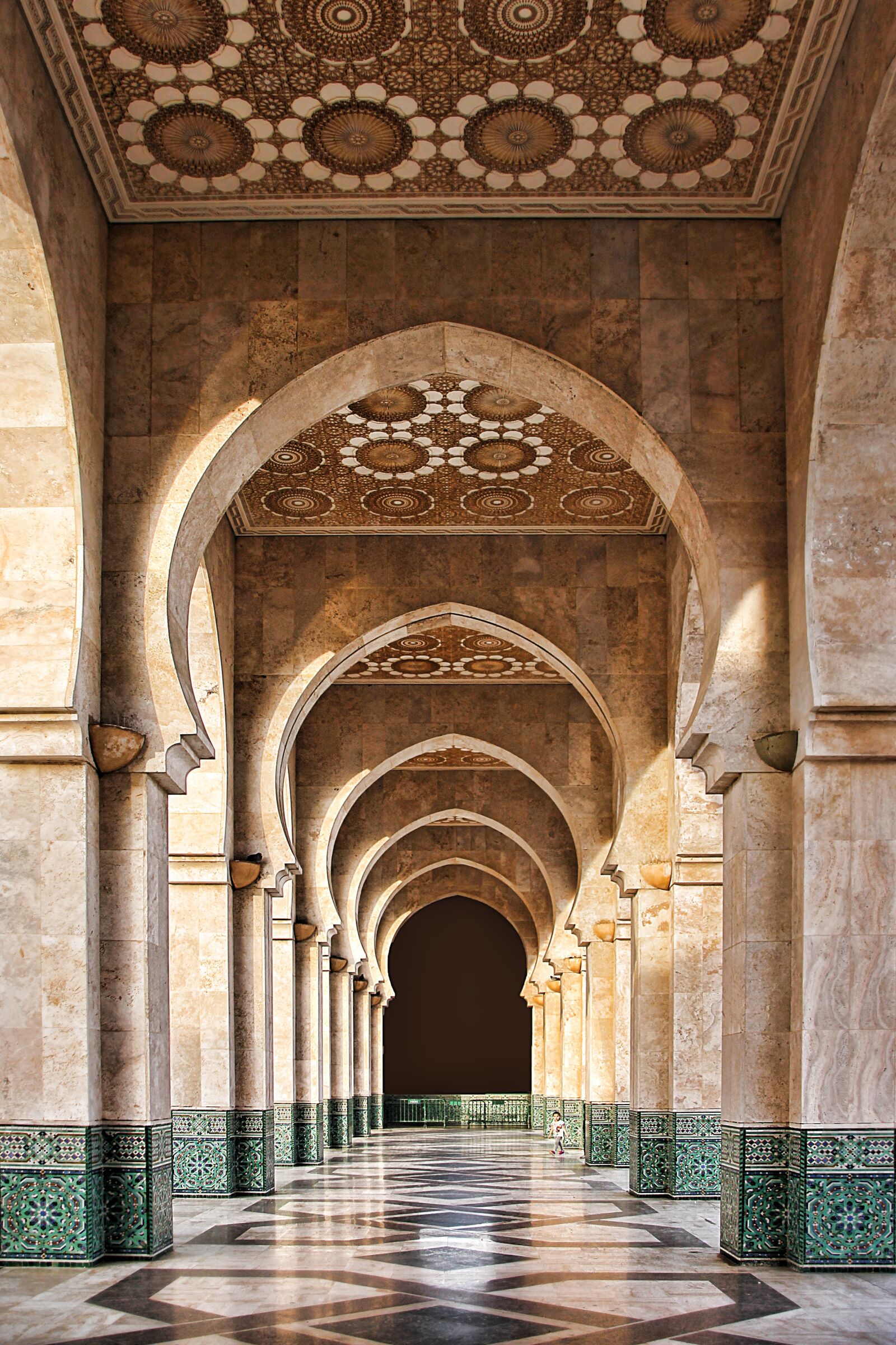 Canon EOS 550D (EOS Rebel T2i / EOS Kiss X4) sample photo. Morocco, mosque, architecture photography