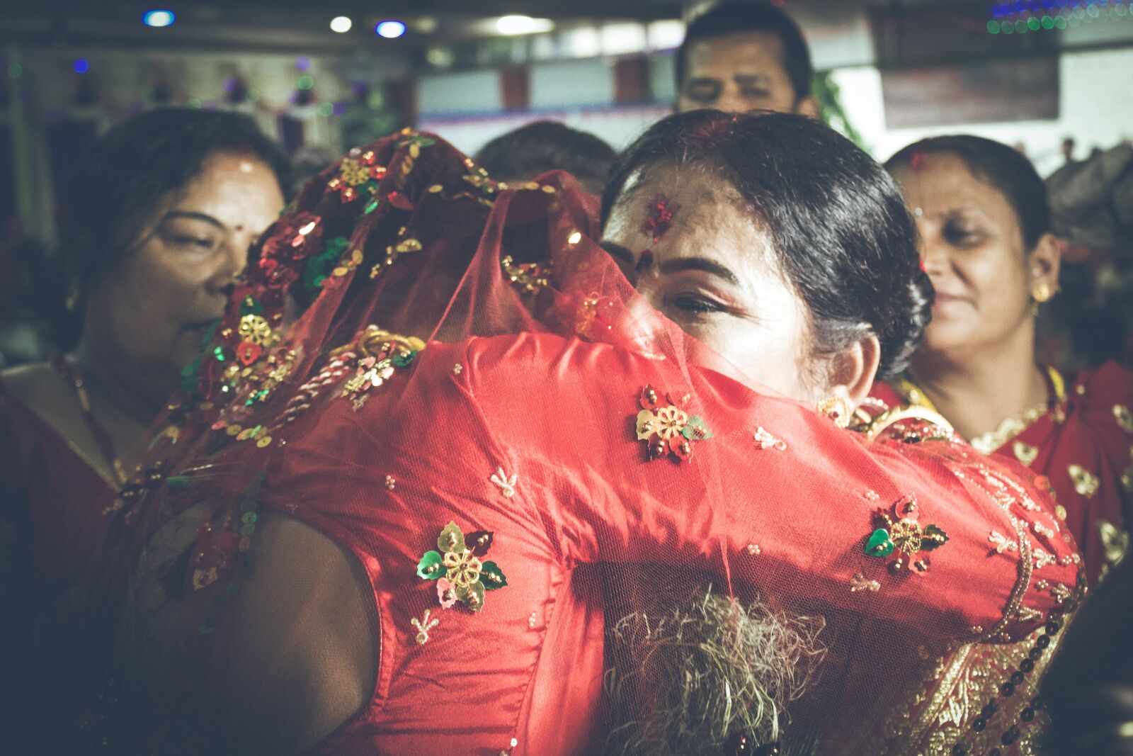 Canon EOS 600D (Rebel EOS T3i / EOS Kiss X5) sample photo. Farewell, wedding, hindu culture photography